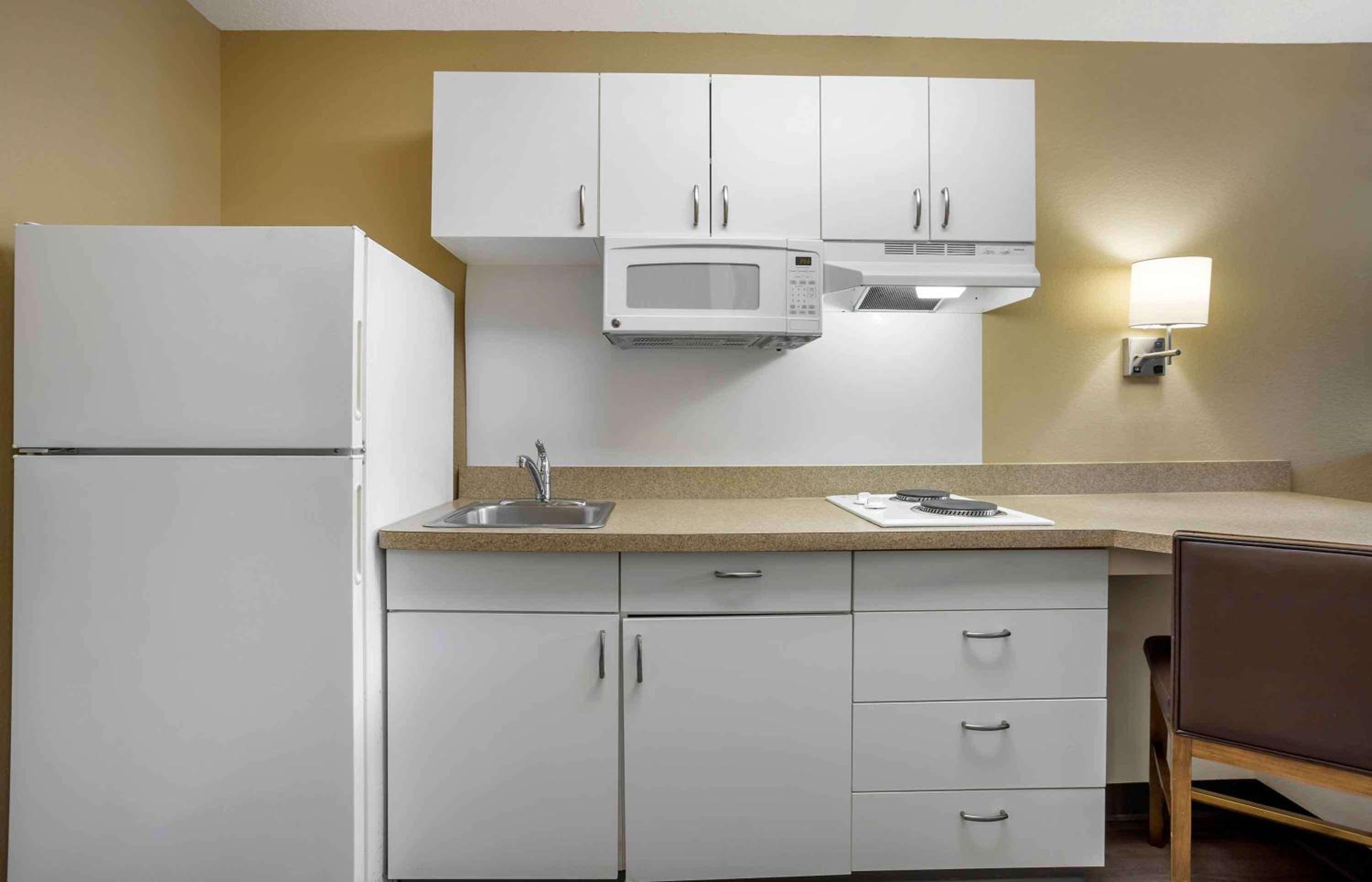 Shelton Vacations - Extended Stay America Suites - Shelton - Fairfield County - Property Image 5
