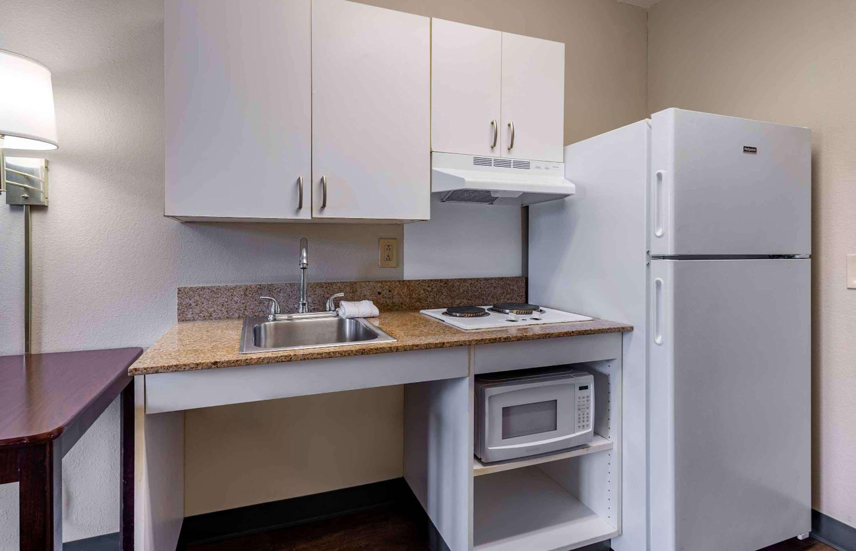 Shelton Vacations - Extended Stay America Suites - Shelton - Fairfield County - Property Image 18
