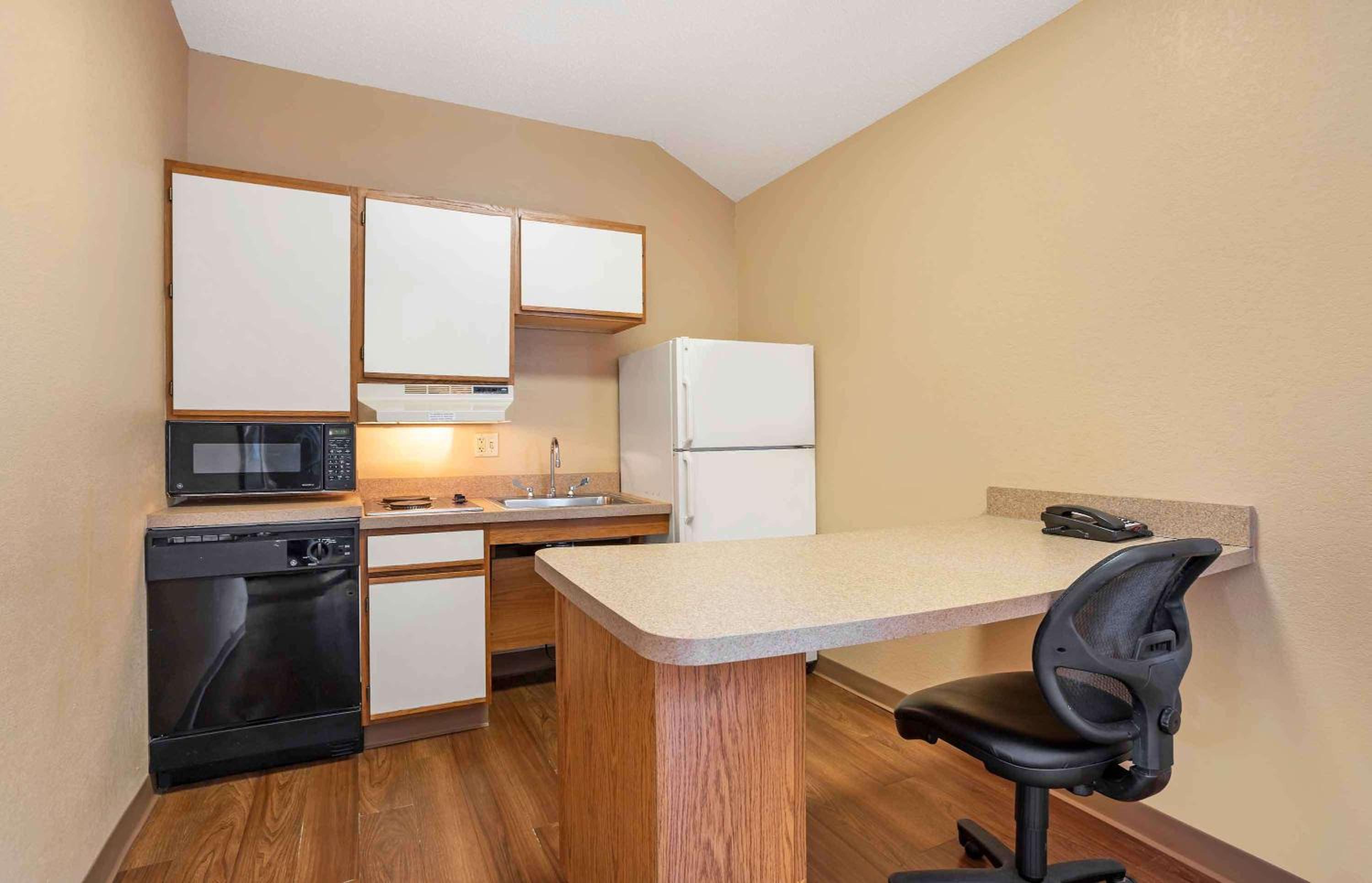 Fishkill Vacations - Extended Stay America Suites - Fishkill - Route 9 - Property Image 9