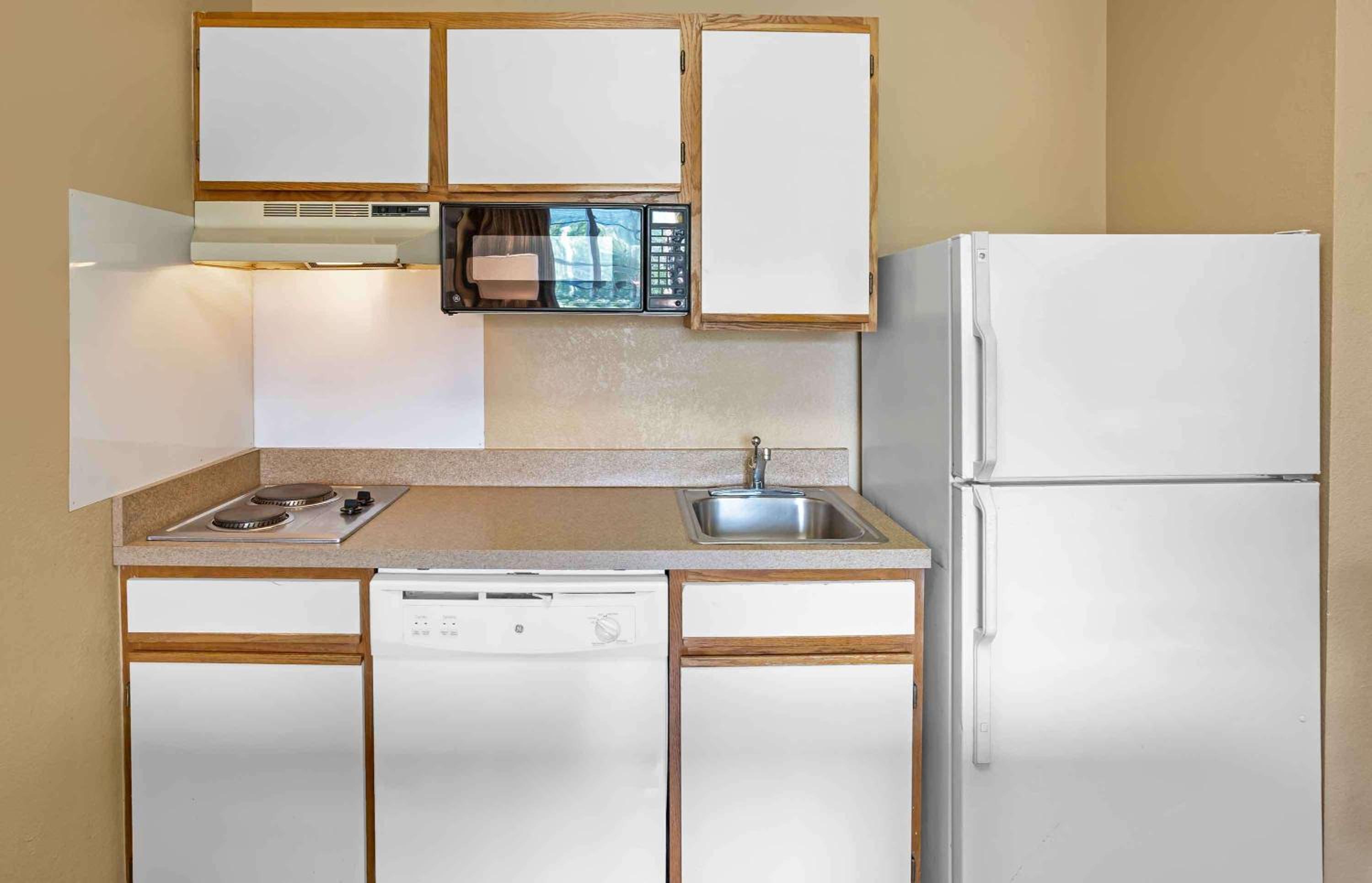 Fishkill Vacations - Extended Stay America Suites - Fishkill - Route 9 - Property Image 37