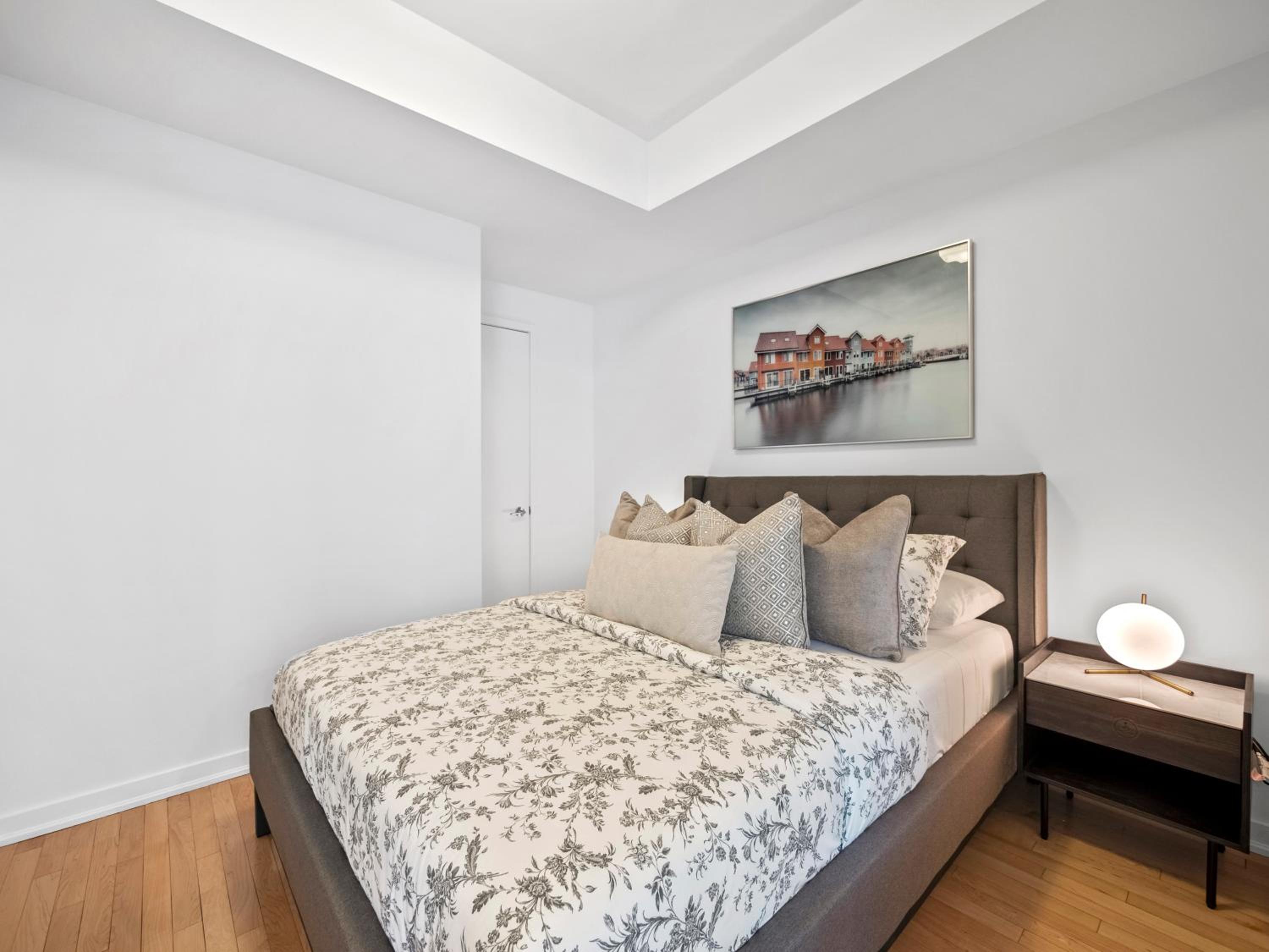 Delta Suites - In Downtown Toronto, Opposite Scotiabank Arena, CN Tower, Rogers Centre & MTCC