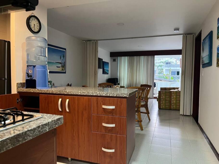 Apartamento en edificio Sea View con piscina frente al mar - a 3 min de la playa