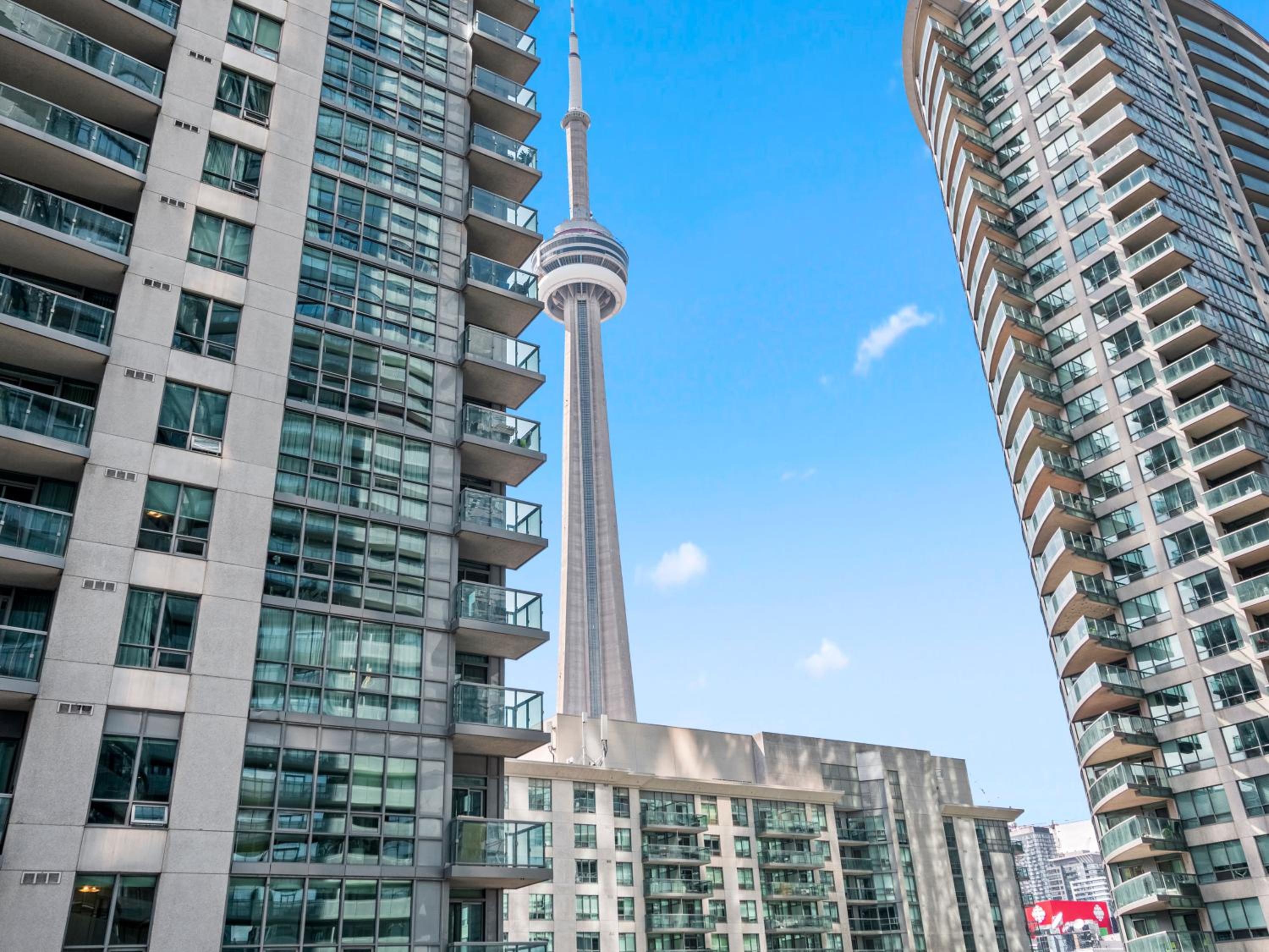 Delta Suites - In Downtown Toronto, Opposite Scotiabank Arena, CN Tower, Rogers Centre & MTCC