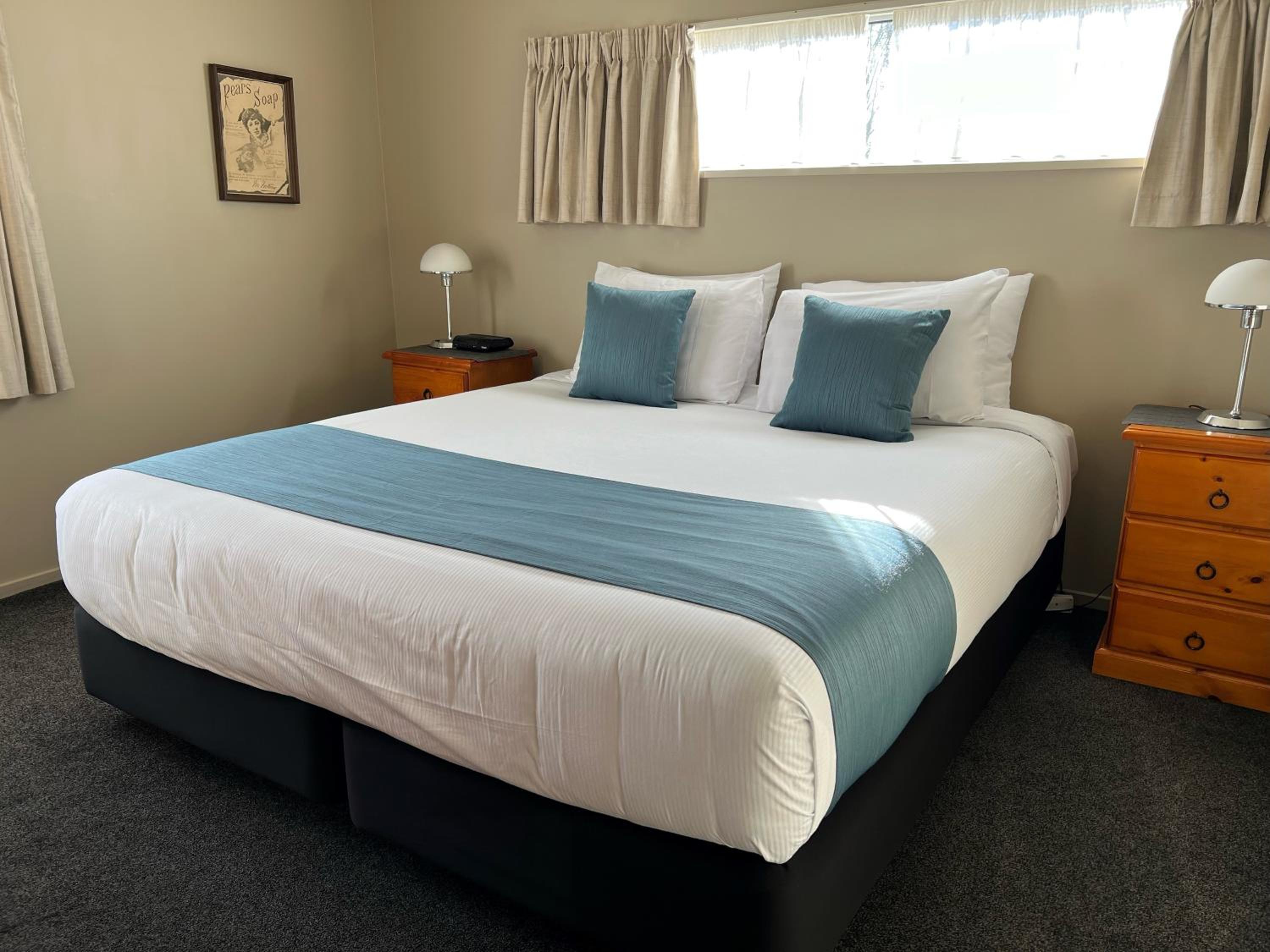 Airport Christchurch Motel view 3