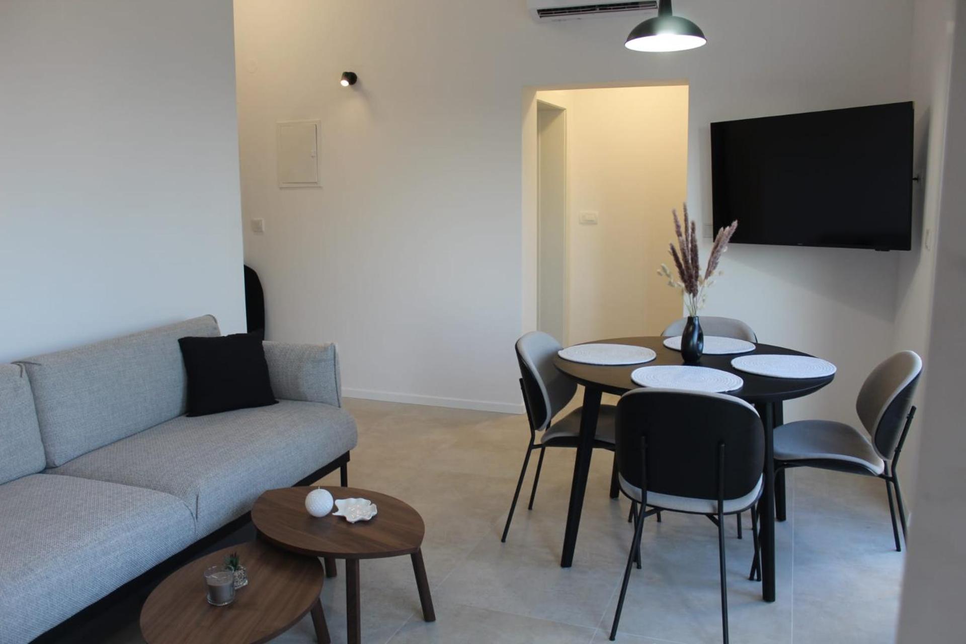 Red Wine Apartments