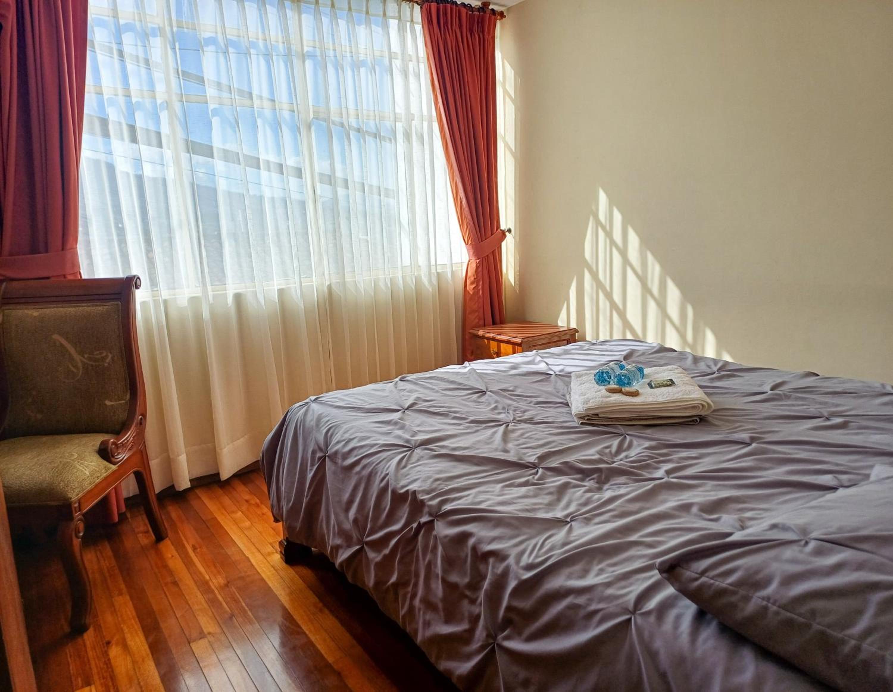 The Quito Guest House with Yellow Balconies for Travellers