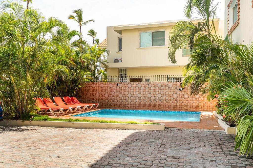 A 5 Minutos de la Playa Piscina Aire Acondicionado Parqueo