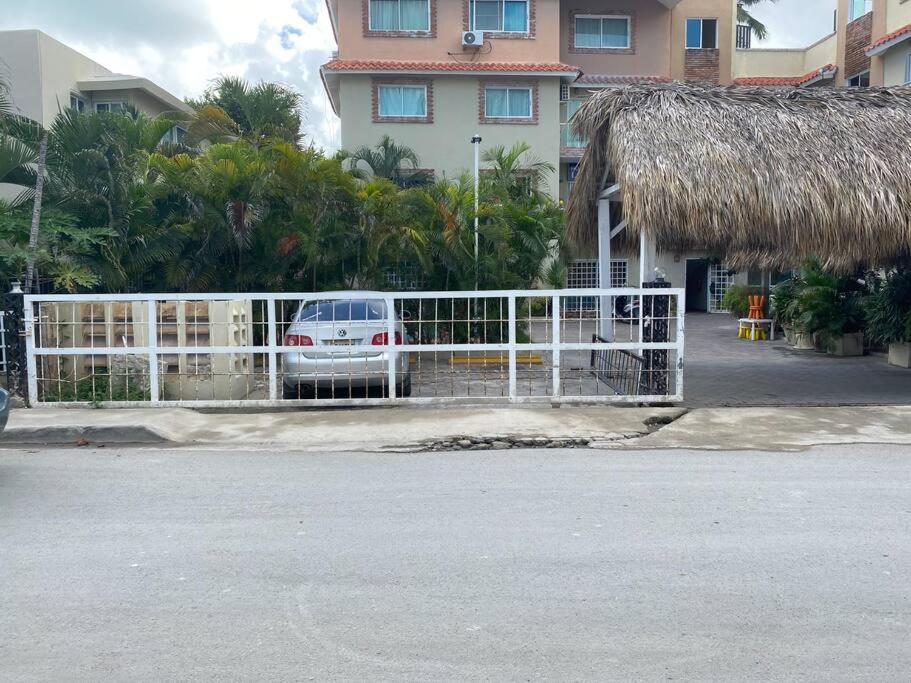A 5 Minutos de la Playa Piscina Aire Acondicionado Parqueo