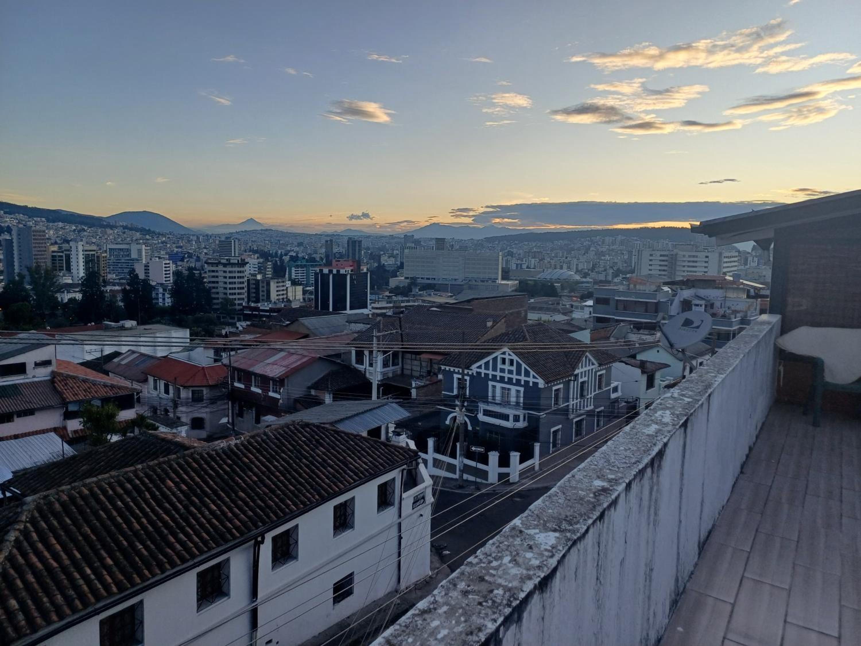 The Quito Guest House with Yellow Balconies for Travellers