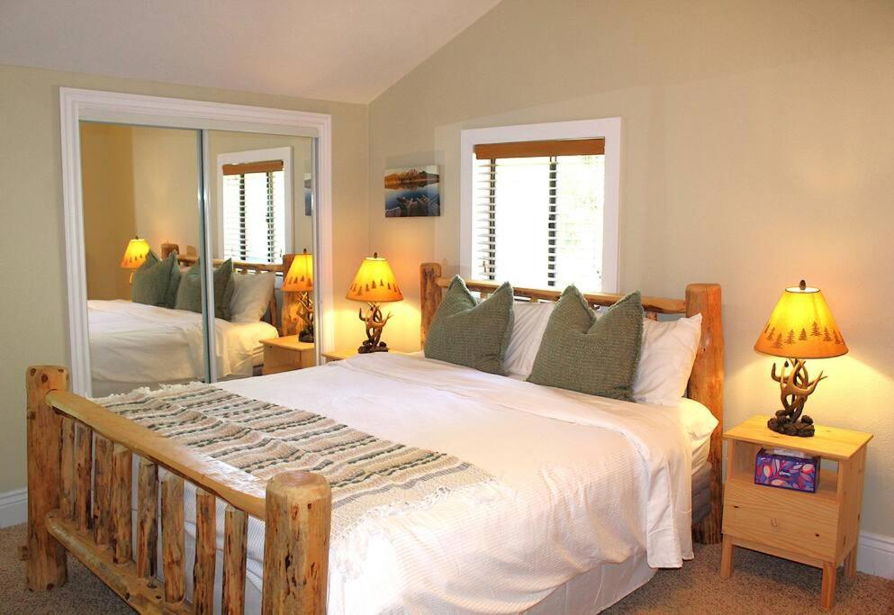 3 bedrooms house in tranquil Bass Lake with AC WiFi Enjoy relaxation view 4