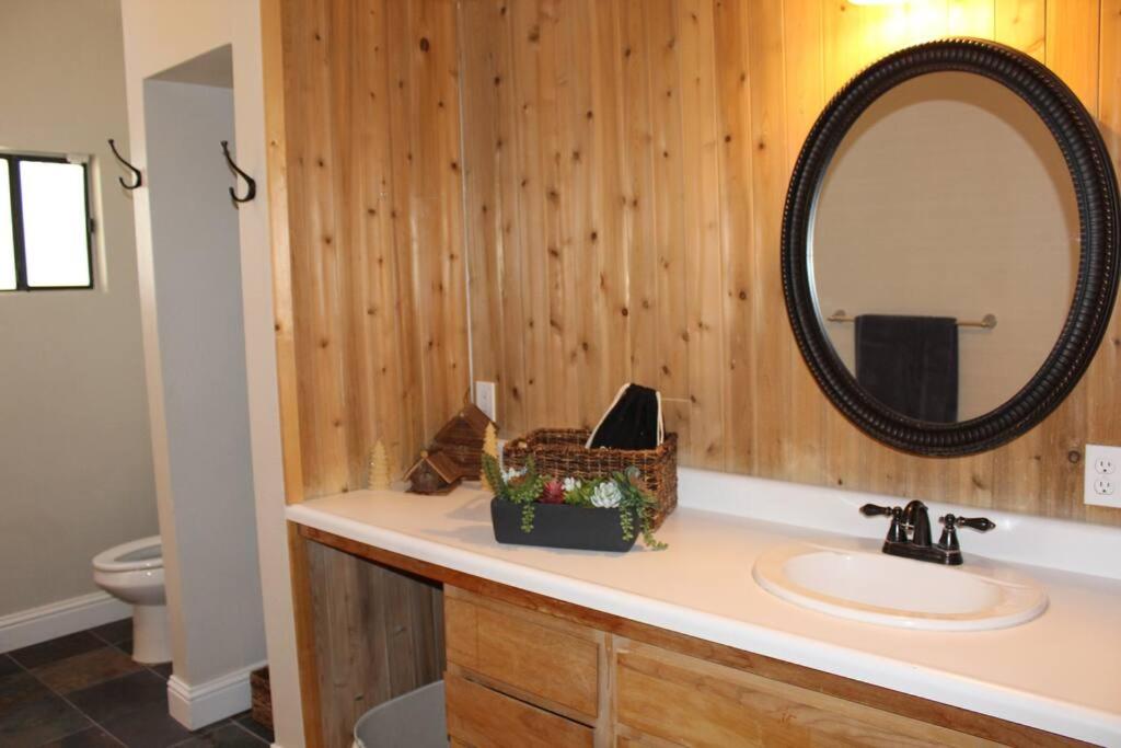 3 bedrooms house in tranquil Bass Lake with AC WiFi Enjoy relaxation view 5