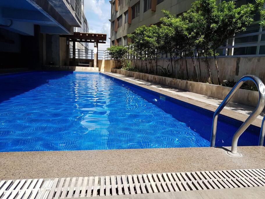 Penthouse Lovers Nest luxury Galore view 5