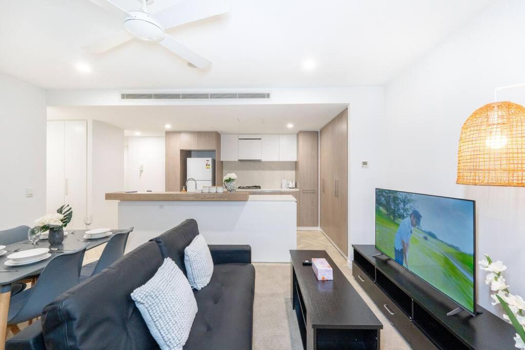 Luxurious 2BR2BA Resort-Style Retreat In Hamilton