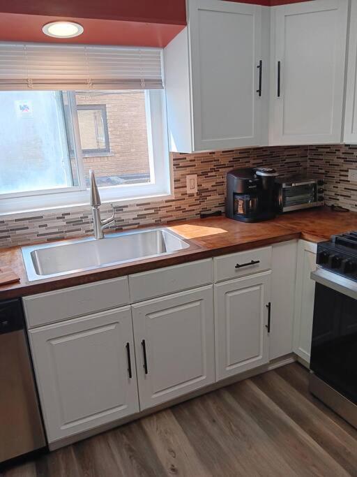 Chicago Vacations - Condo Apartment Near Midway Airport - Property Image 10