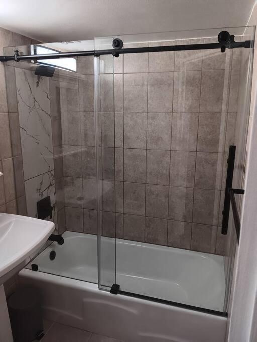 Chicago Vacations - Condo Apartment Near Midway Airport - Property Image 6