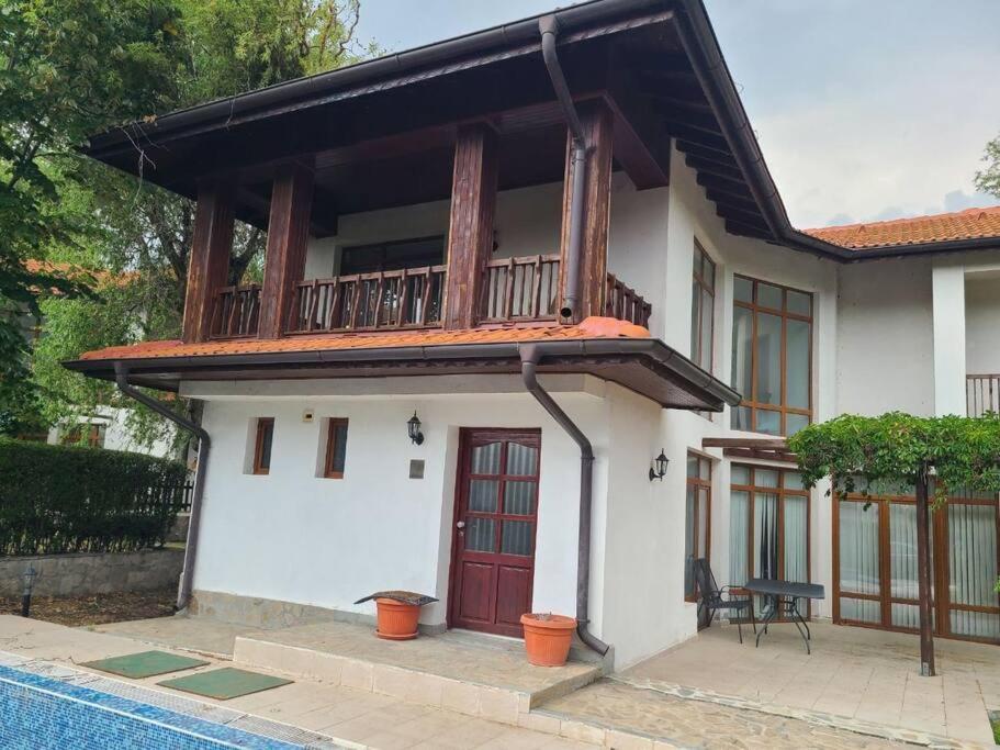 Beautiful and quiet family villa