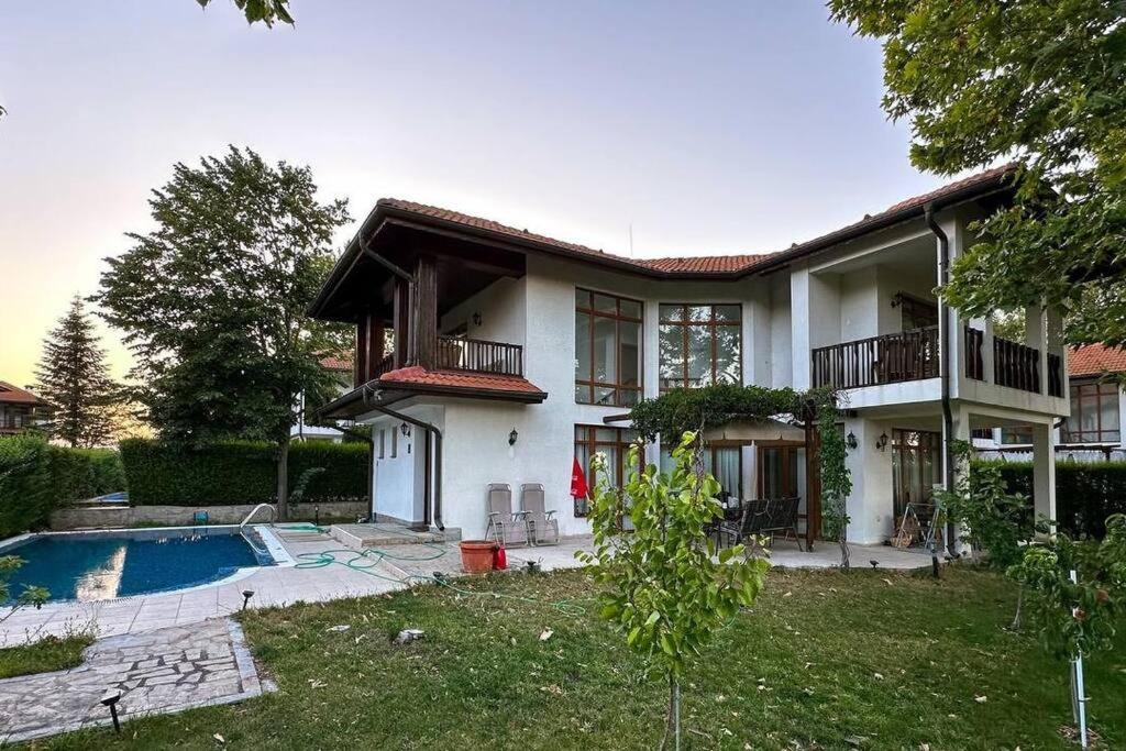 Beautiful and quiet family villa