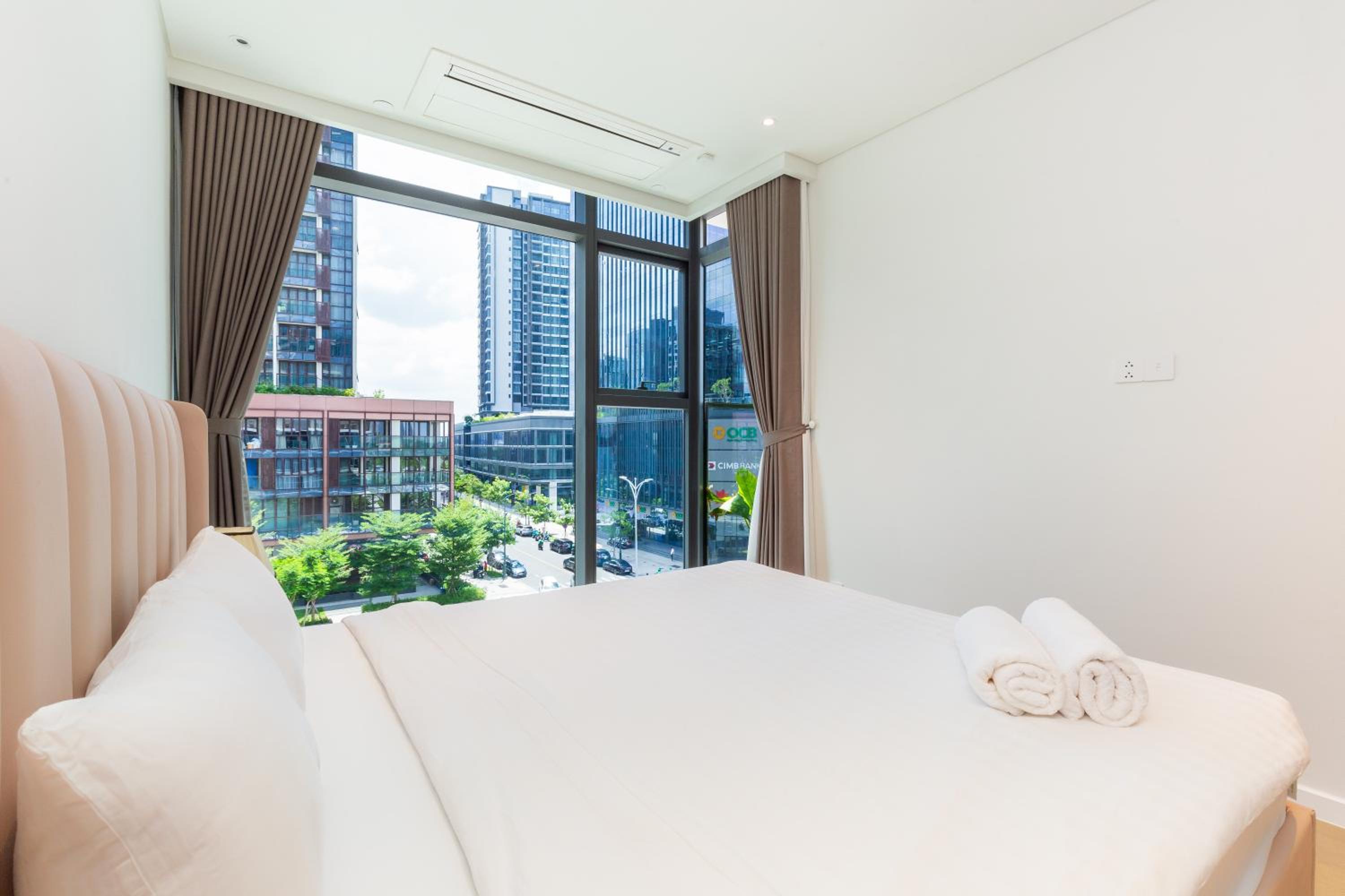 ZO Apartment Opera, Crest, Galleria -Central Saigon -Free POOL-GYM-SAUNA Room-YOGA Room