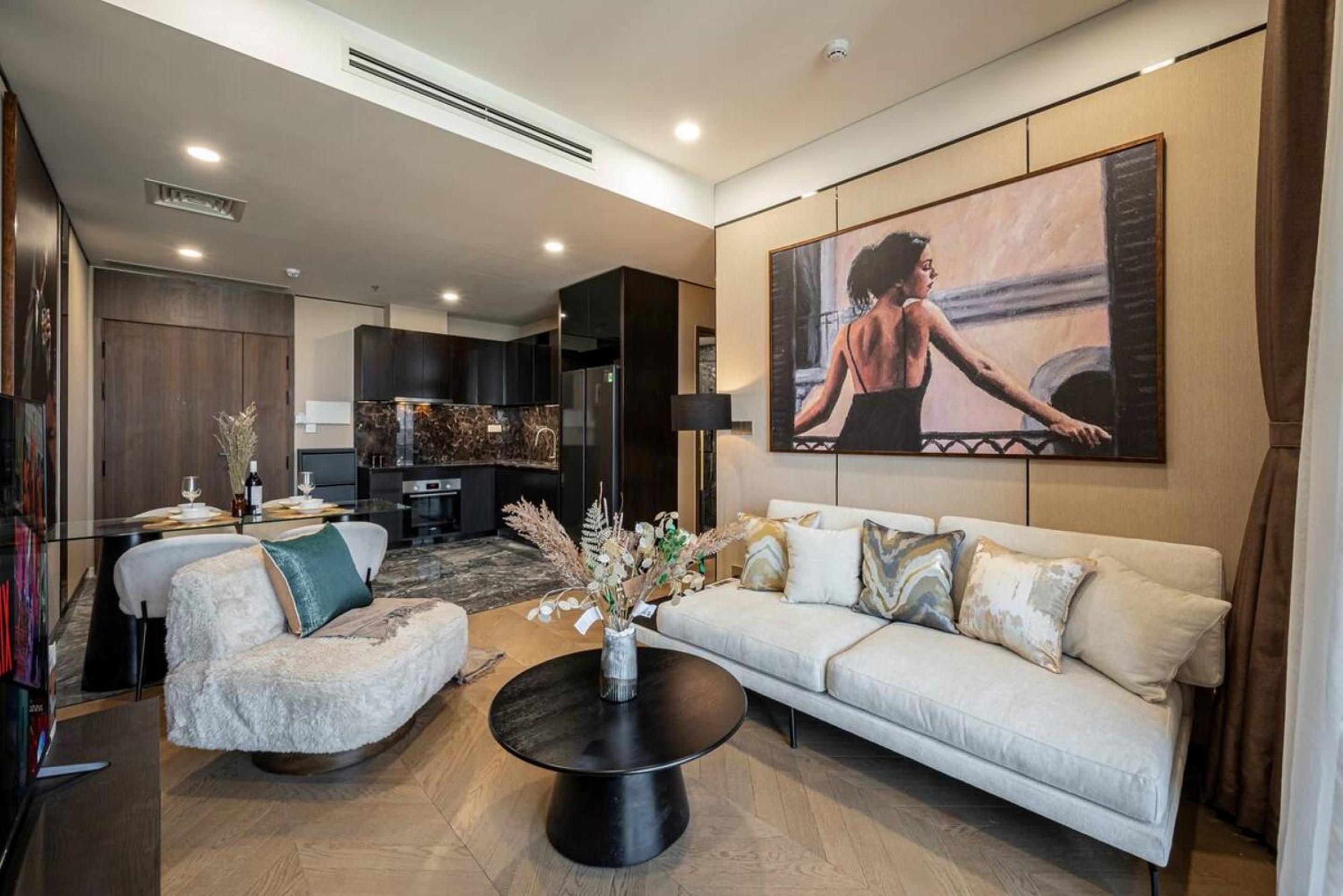 Lumiere Riverside - Luxury Condo District 2 view 3