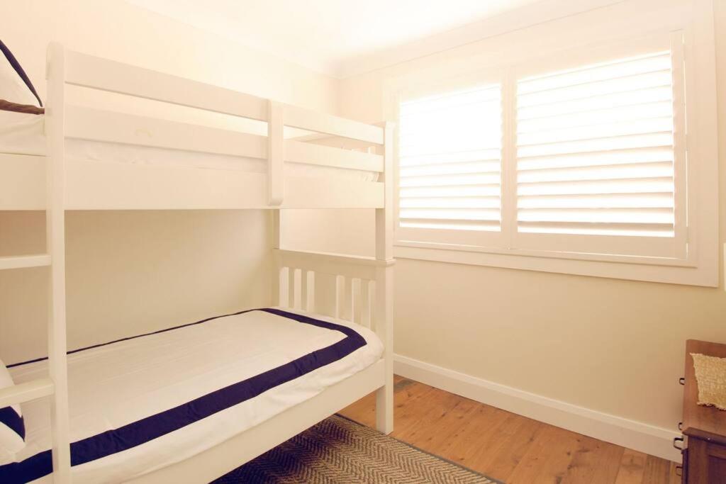 Amanzi Beach House - just 10m to Collingwood Beach!