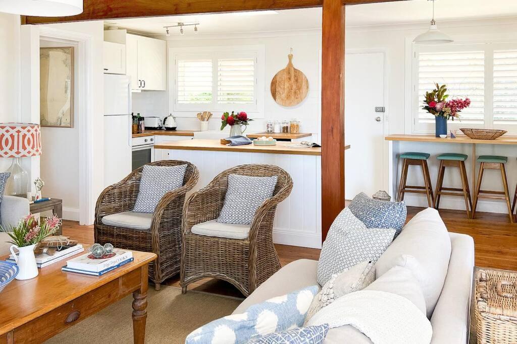 Amanzi Beach House - just 10m to Collingwood Beach!