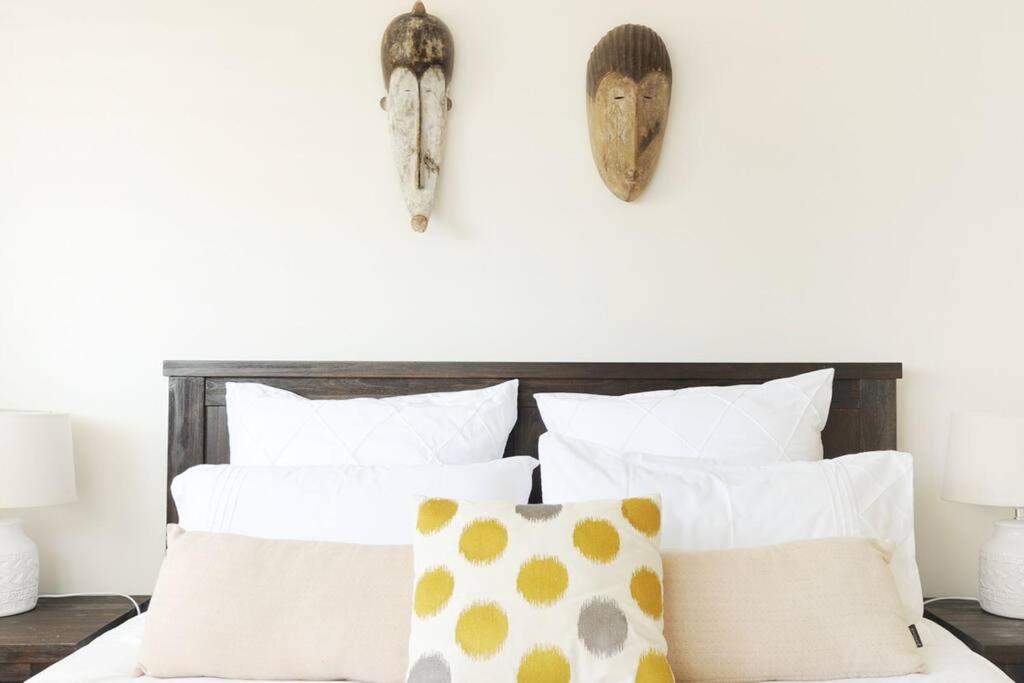 Amanzi Beach House - just 10m to Collingwood Beach!