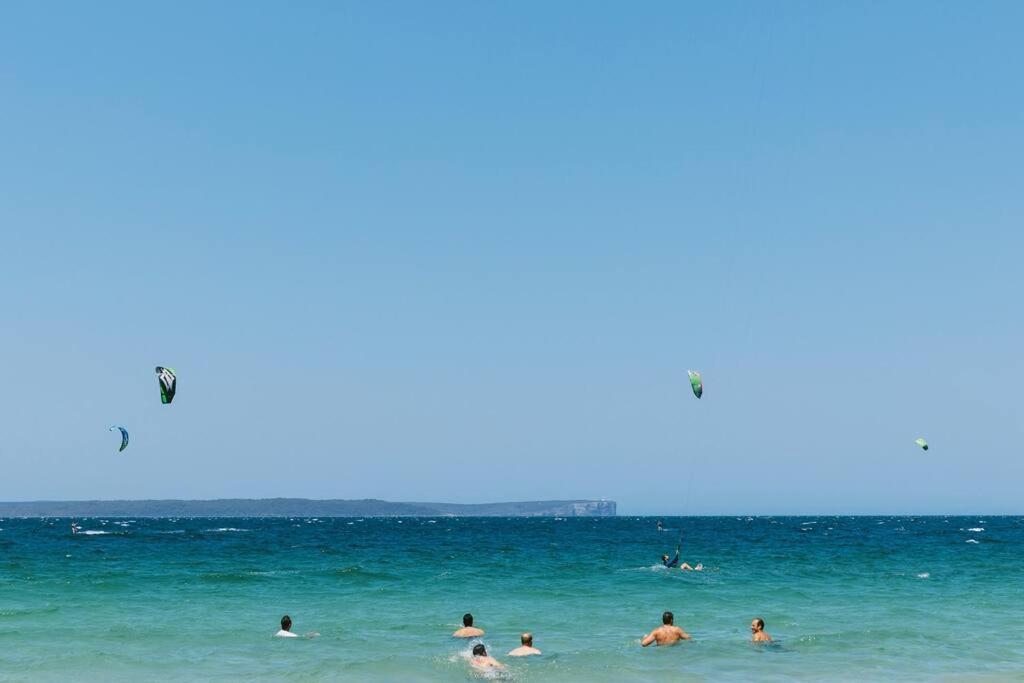 Amanzi Beach House - just 10m to Collingwood Beach!