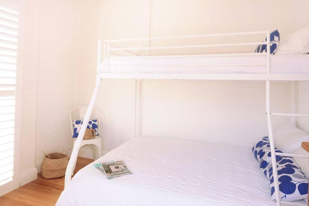Amanzi Beach House - just 10m to Collingwood Beach!