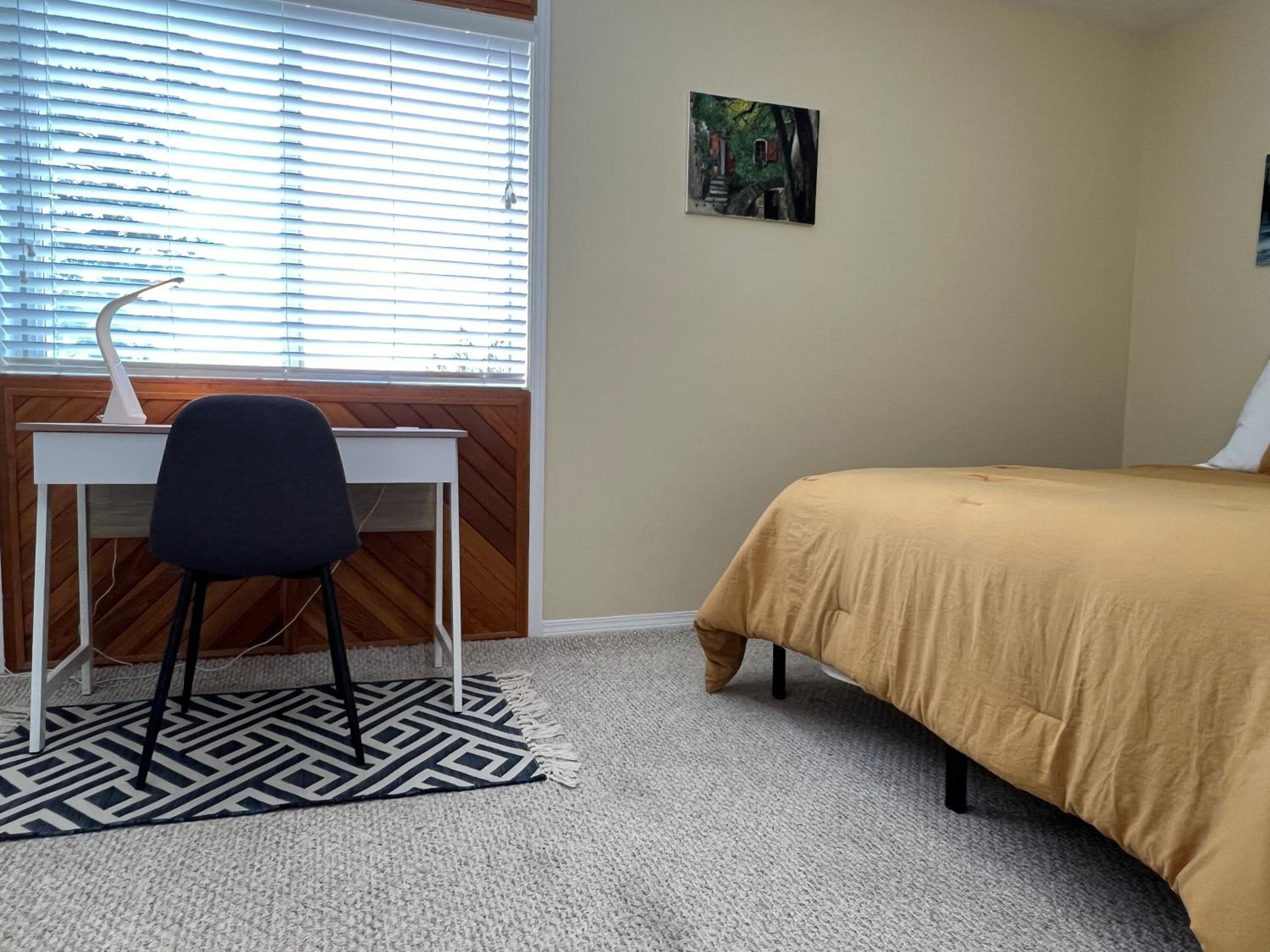 Lake and Mountain View Cozystay close to airport