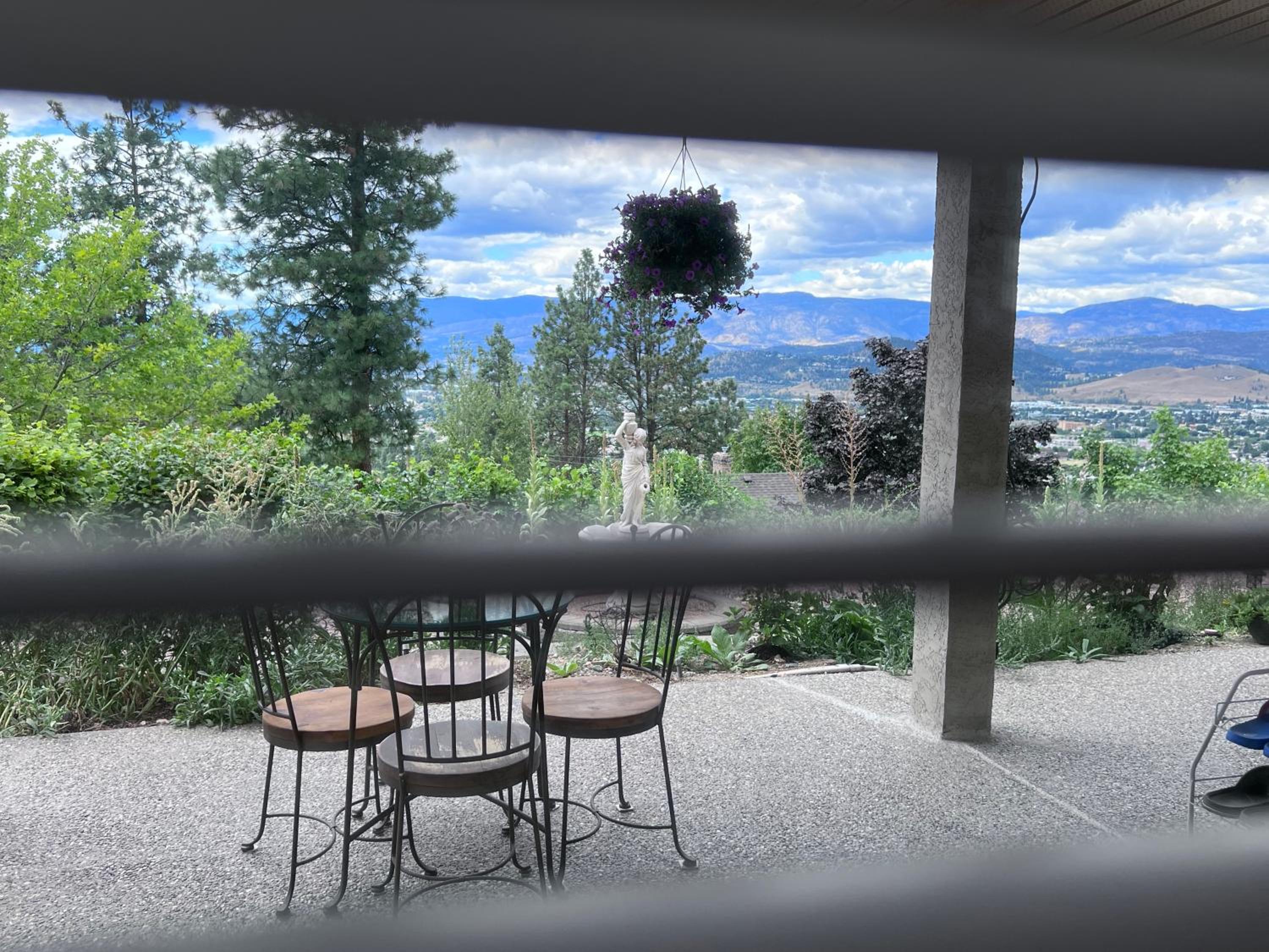 Lake and Mountain View Cozystay close to airport