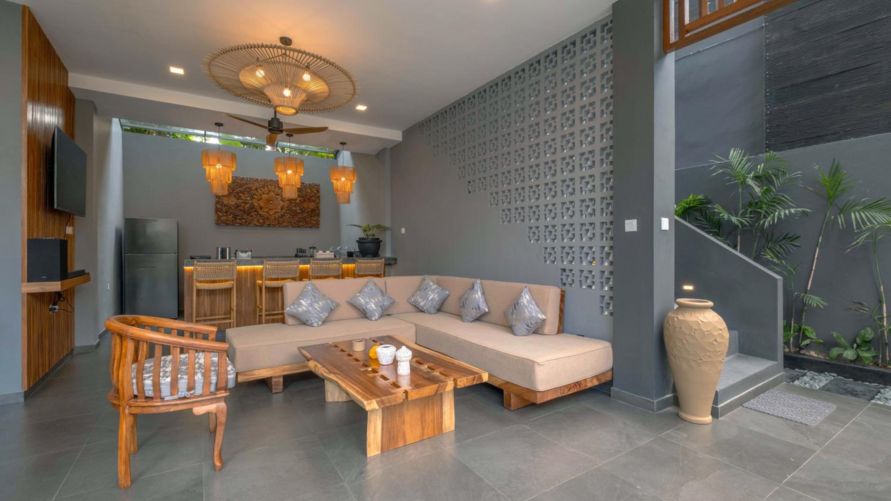 Villa Alami by Villa Finder view 3