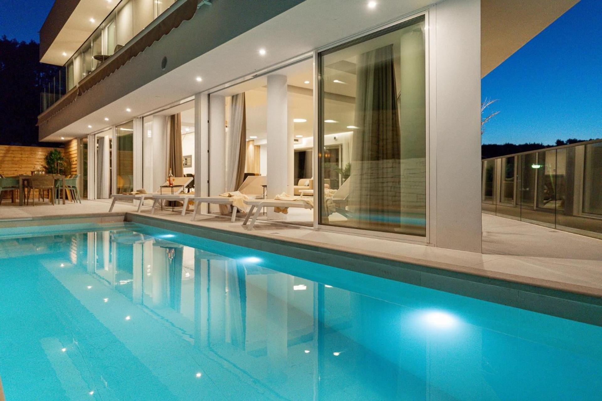 Beautiful Villa Estate da Noi with a pool in Hvar view 4