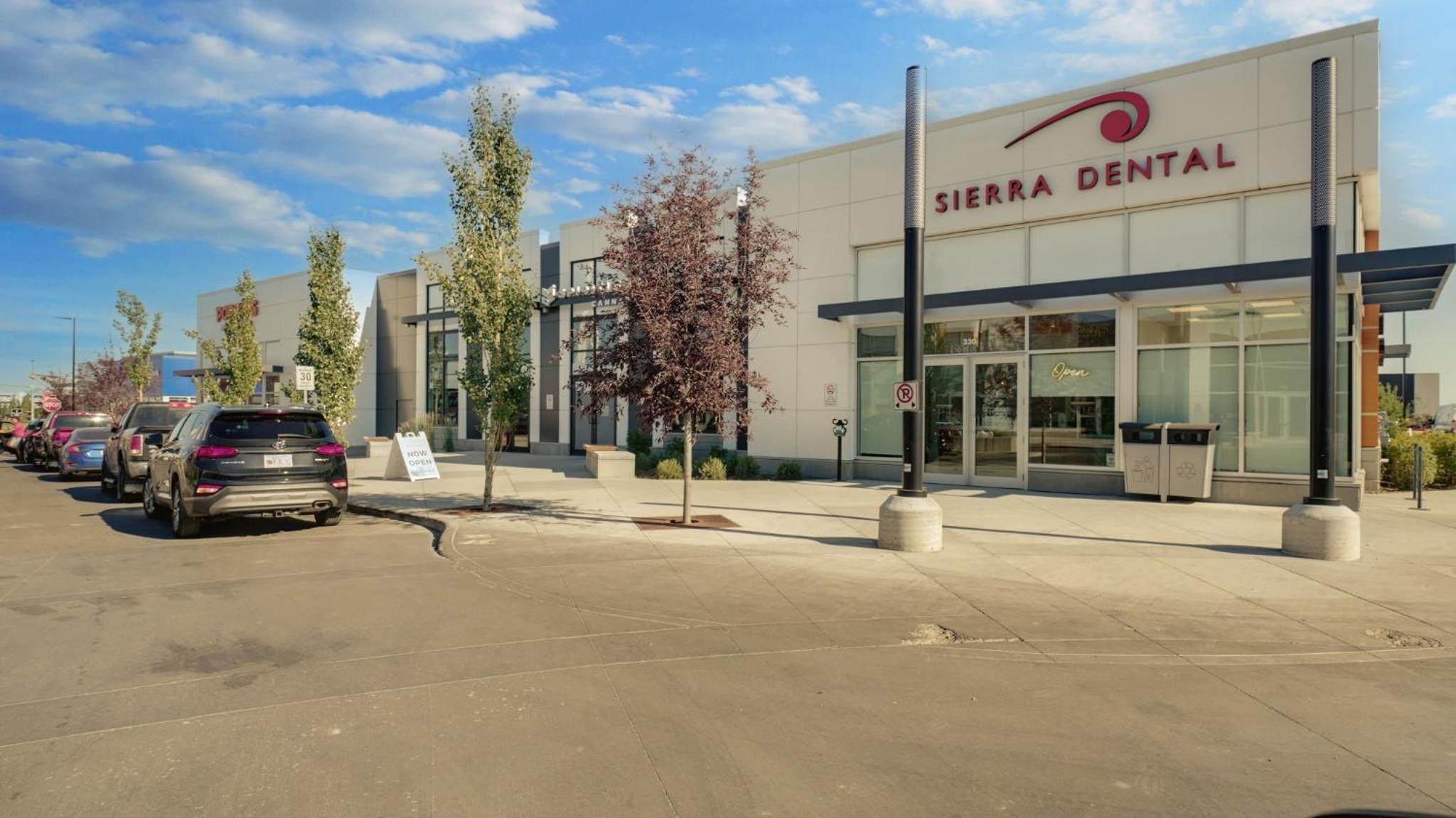 Cozy place to stay in south Calgary