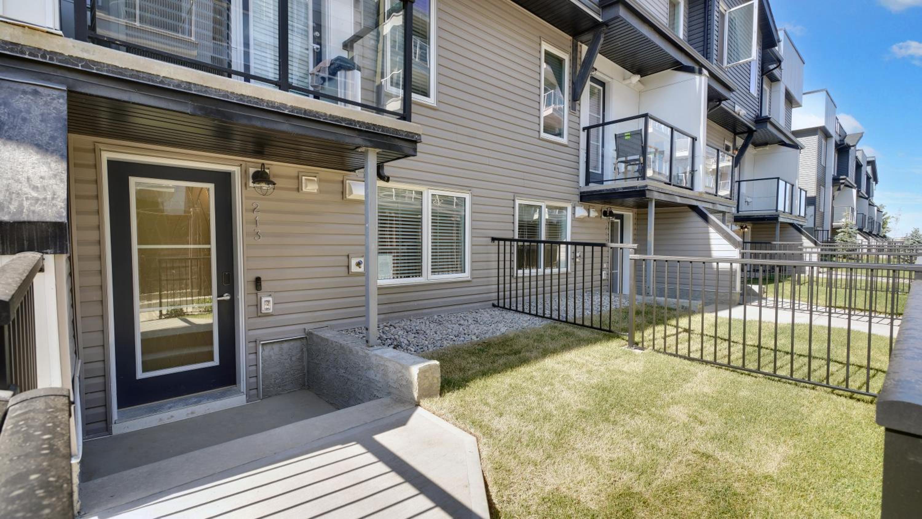 Cozy place to stay in south Calgary
