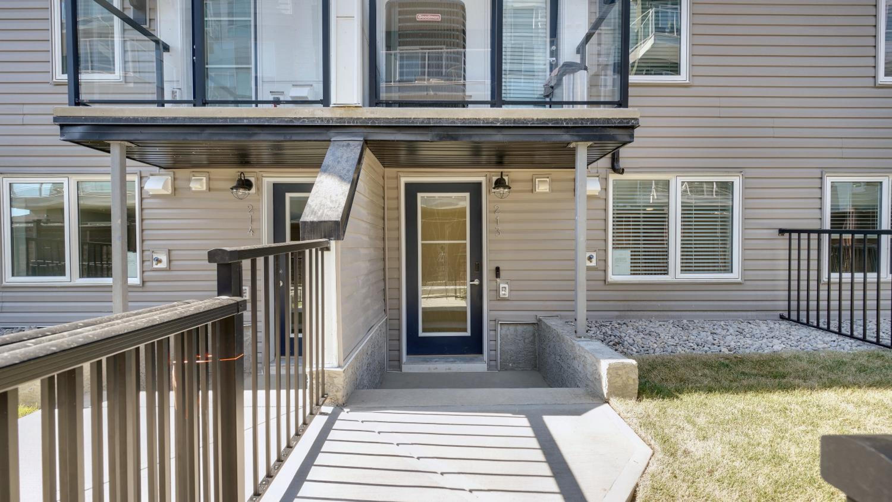 Cozy place to stay in south Calgary