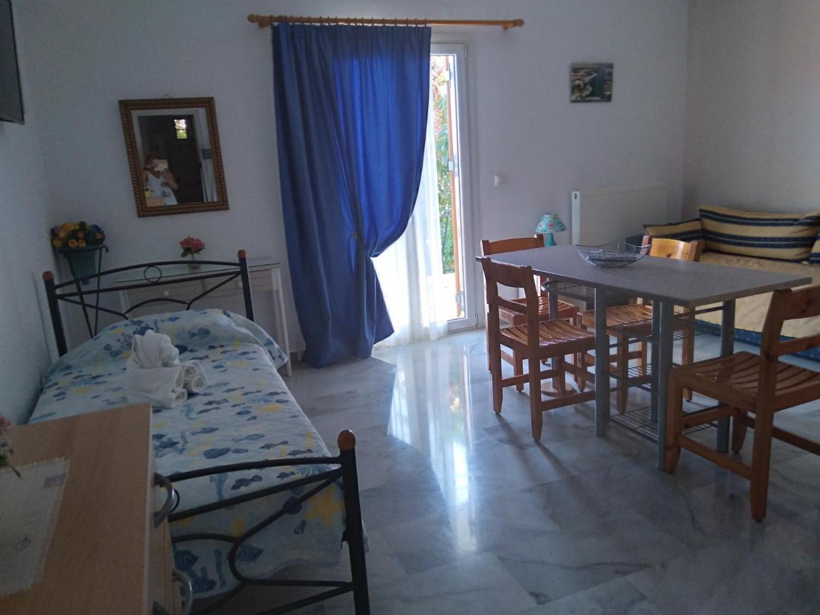 Makis Studios & Apartments photo 2