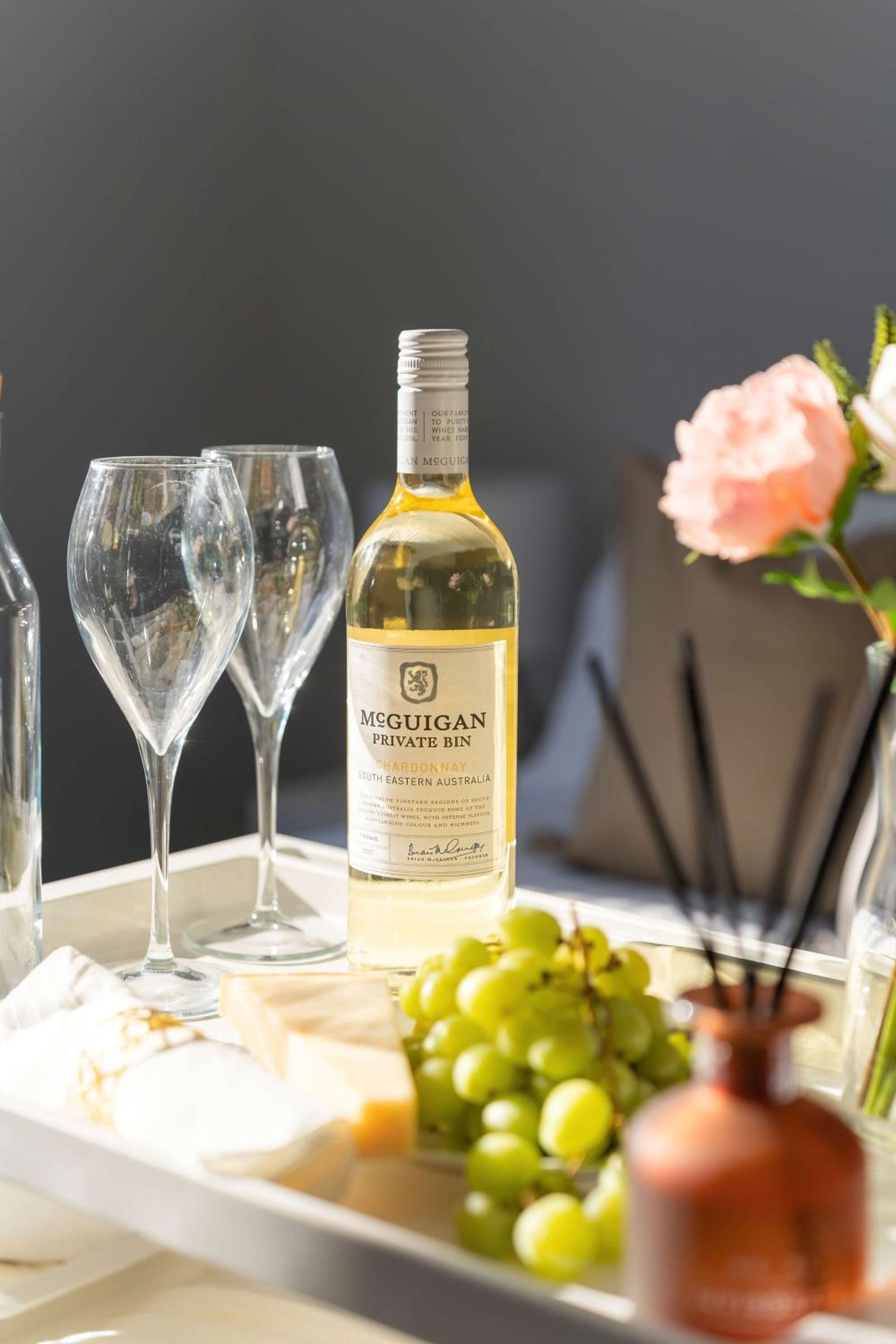 Spacious 4 Bedroom Townhouse By LiveStay Short Lets & Serviced Accommodation London With Garden