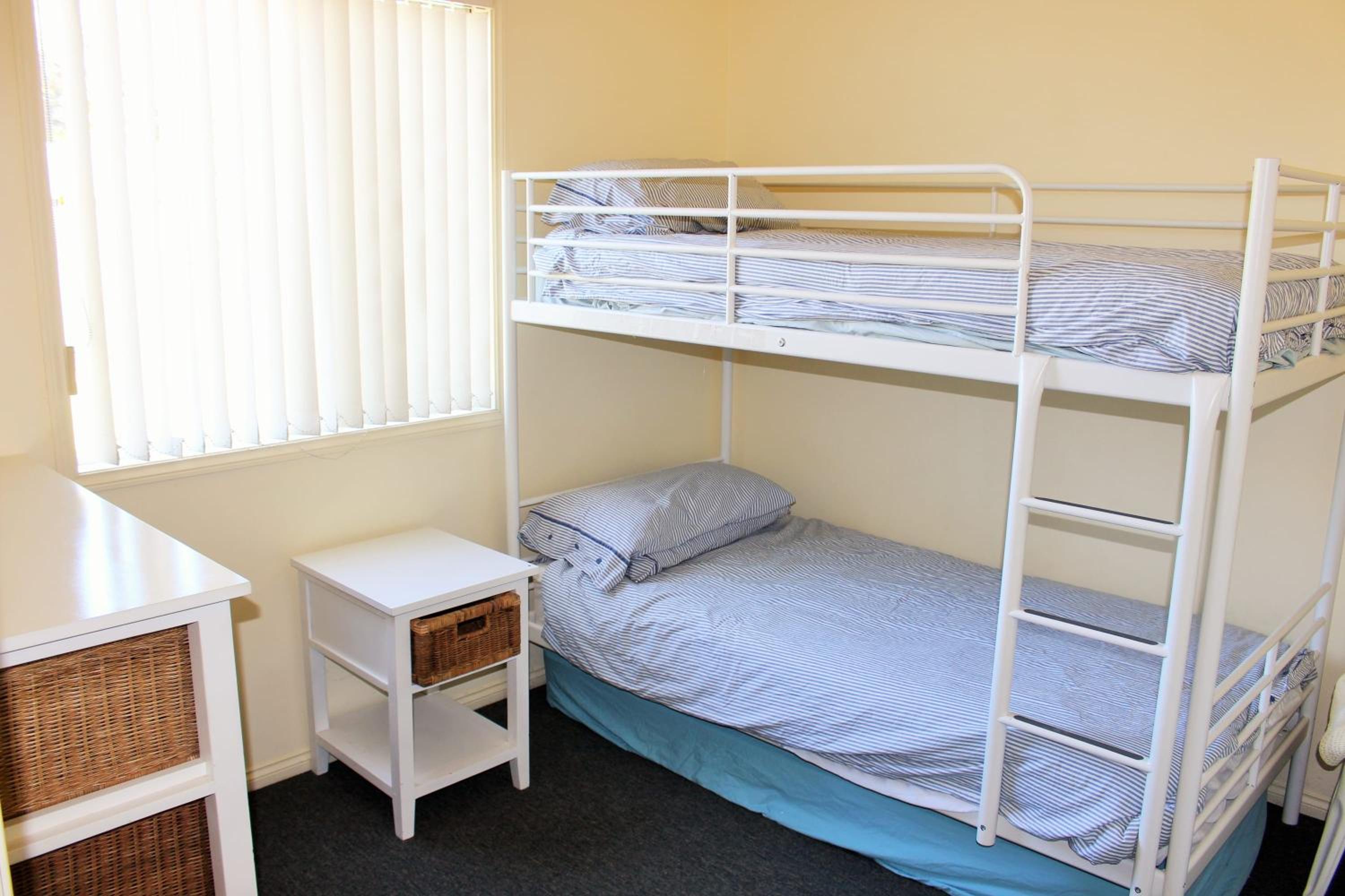 Alton Seas 67 Hargreaves Rd Middleton - No Linen Included