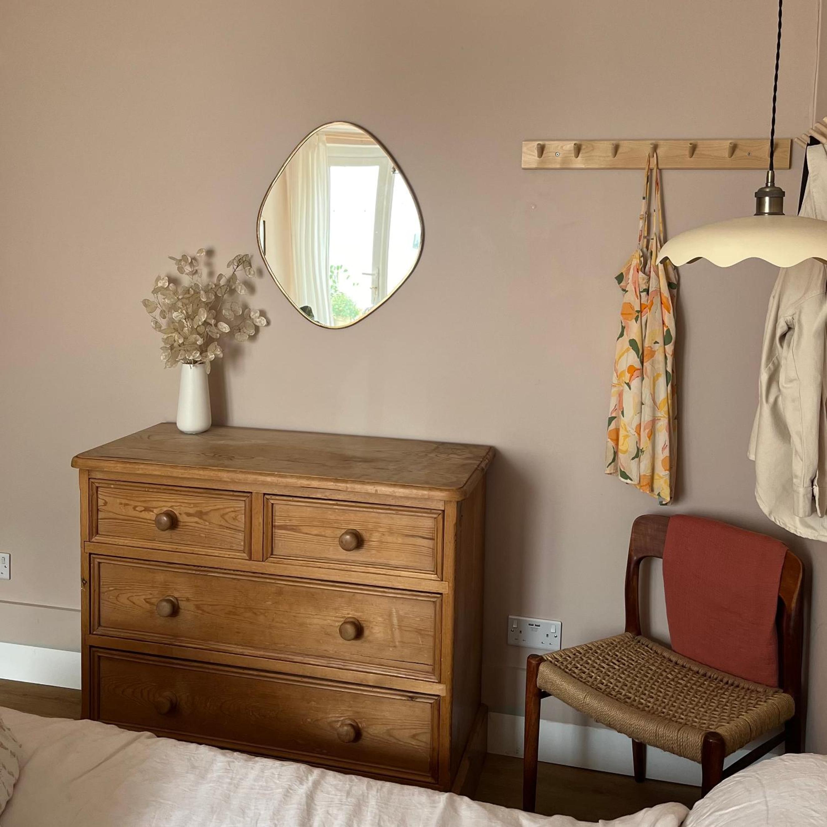 Cosy, convenient flat in Falmouth view 2