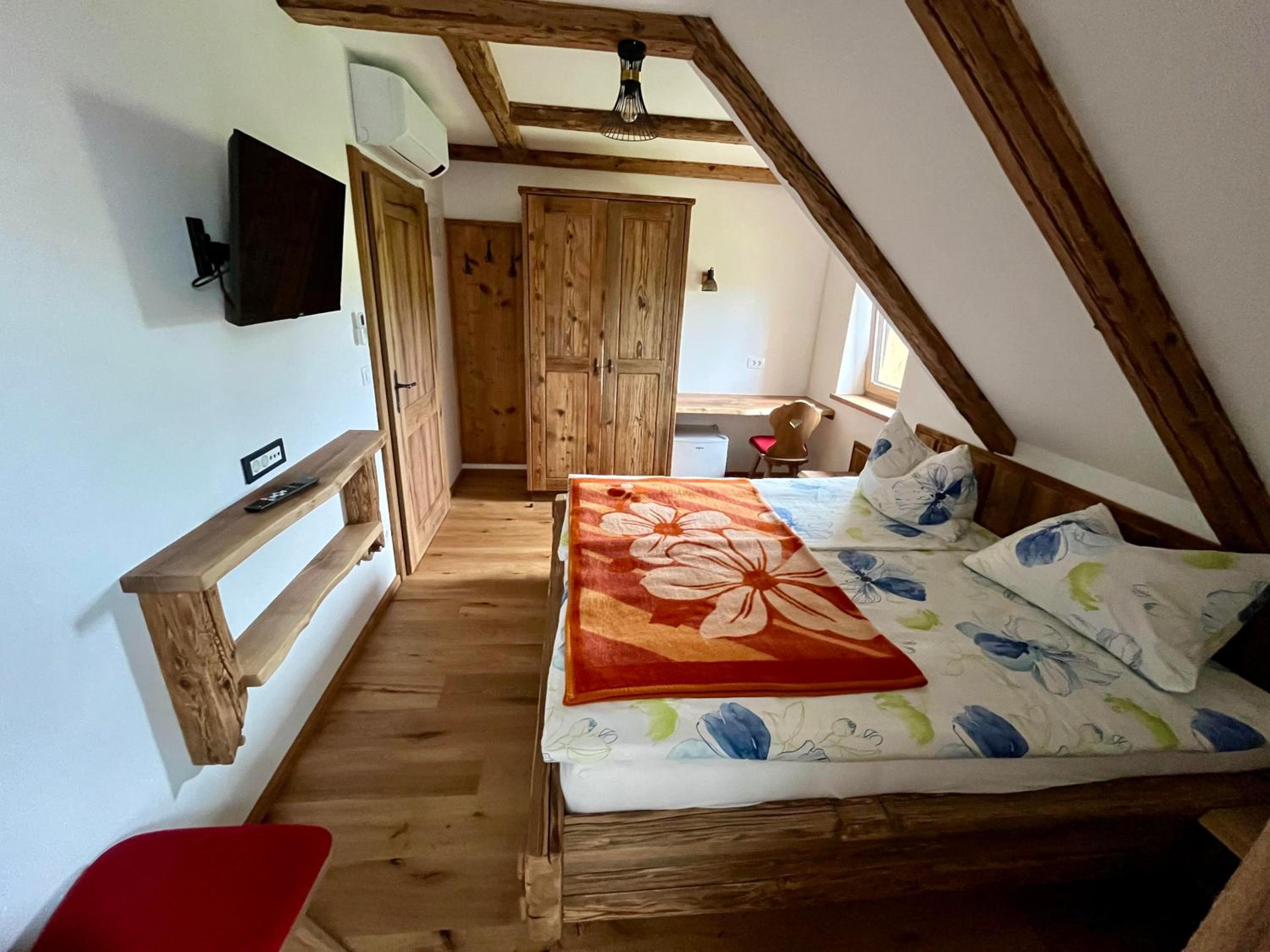 Rooms Dreisiebner at the Heart view 3