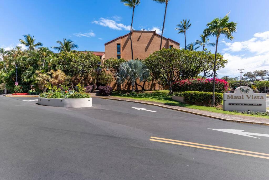 Ocean-Sunset View Condo - Steps to Beach, Cafes & Shops