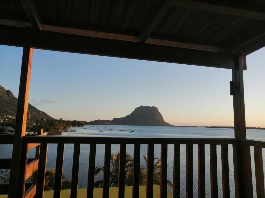 Oceanfront Le Morne Brabant view photo 3