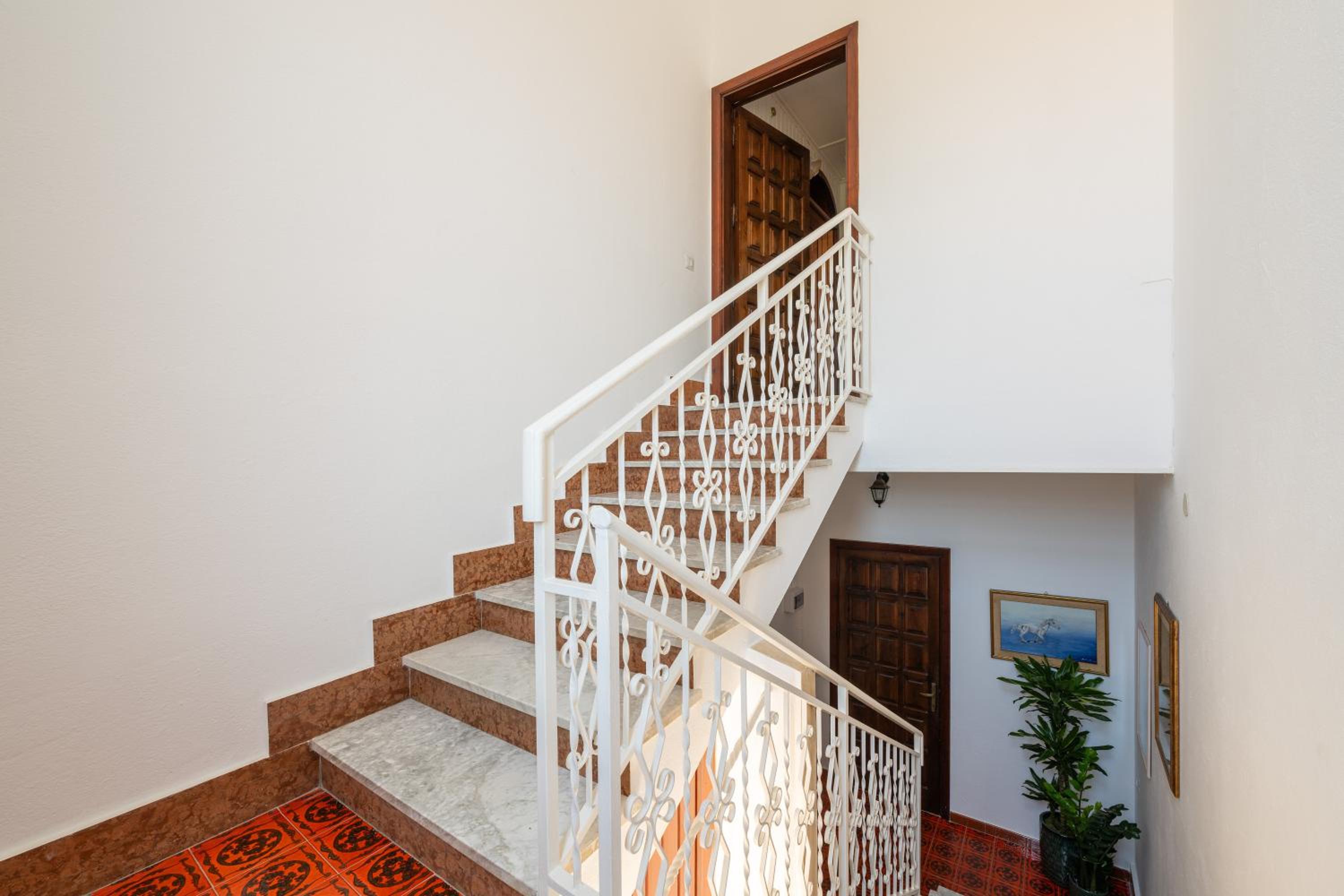 Il Faro en Sarroch — other