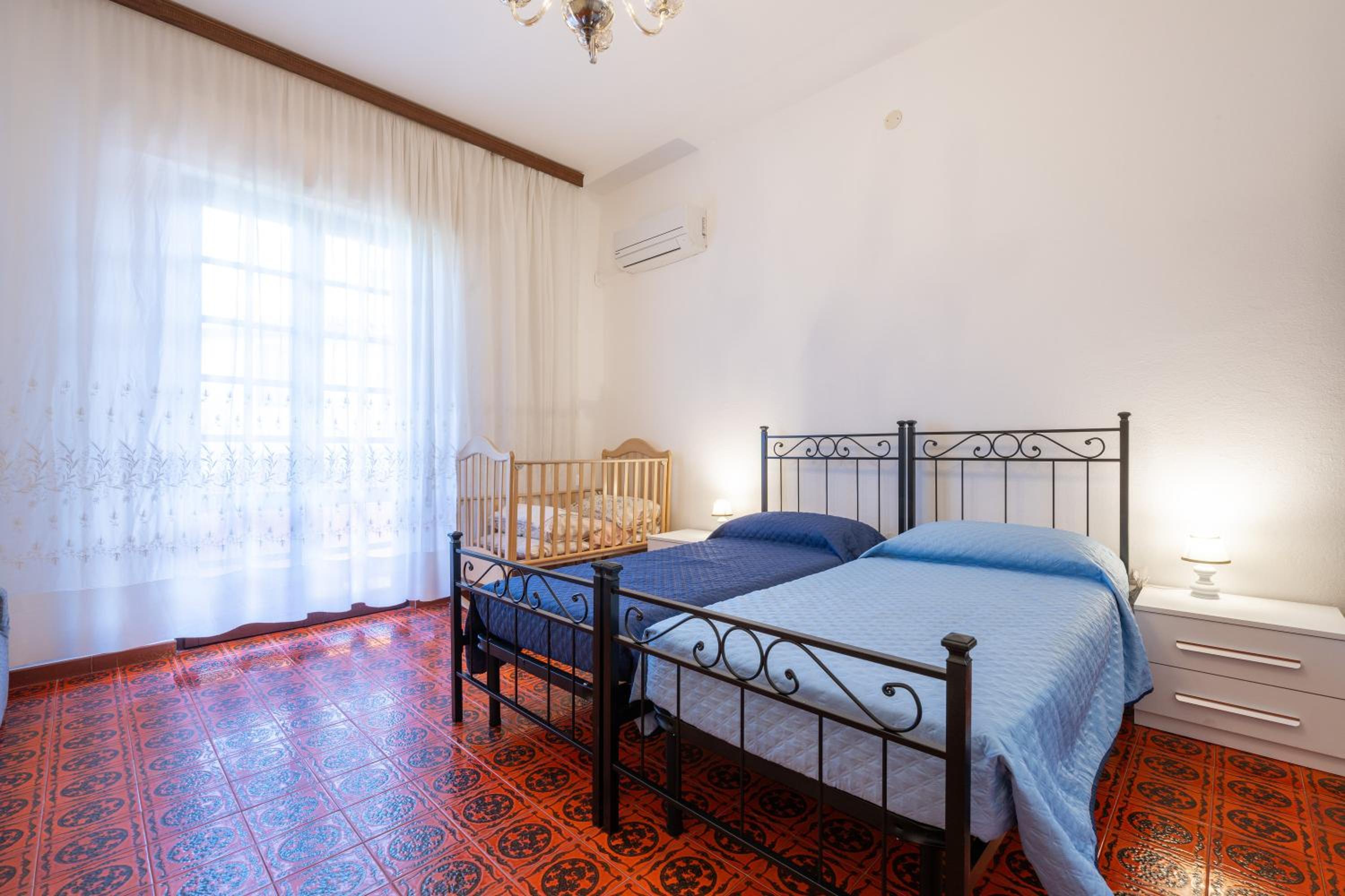 Il Faro en Sarroch — hotel room