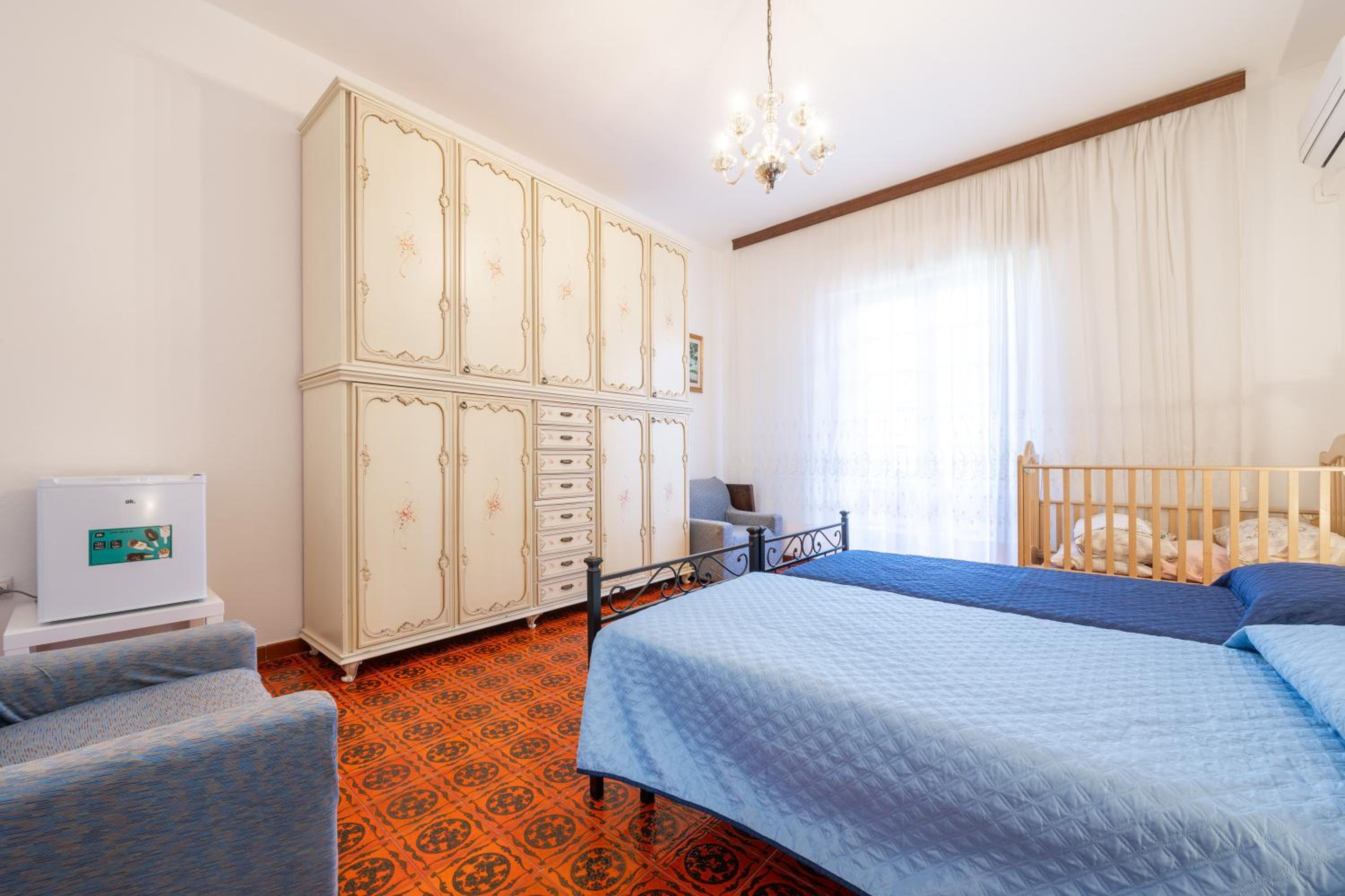 Il Faro en Sarroch — hotel room