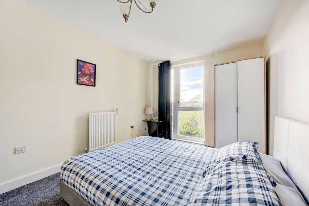 London Apartment next to tube station view 2