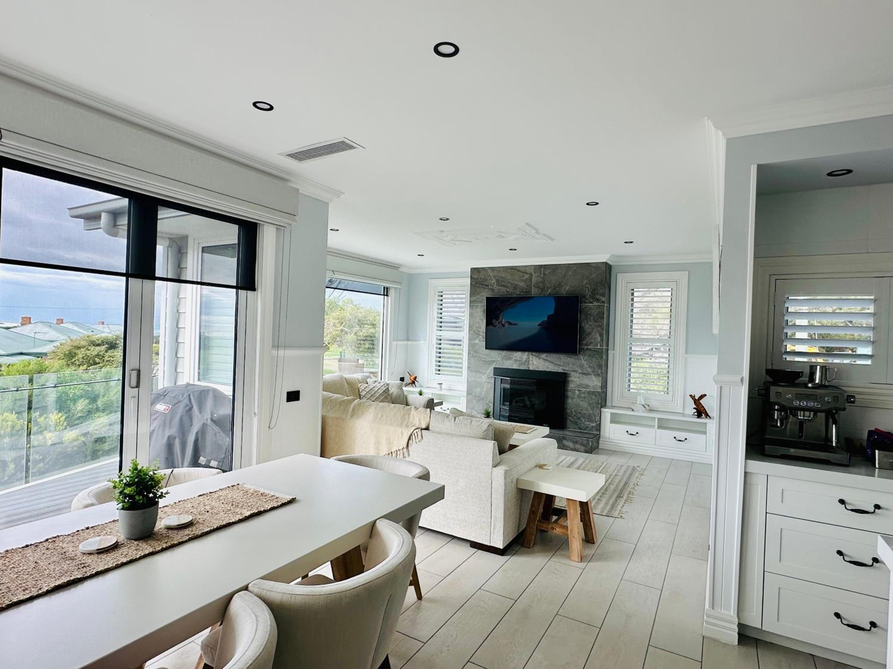 Hamptons in the Bay