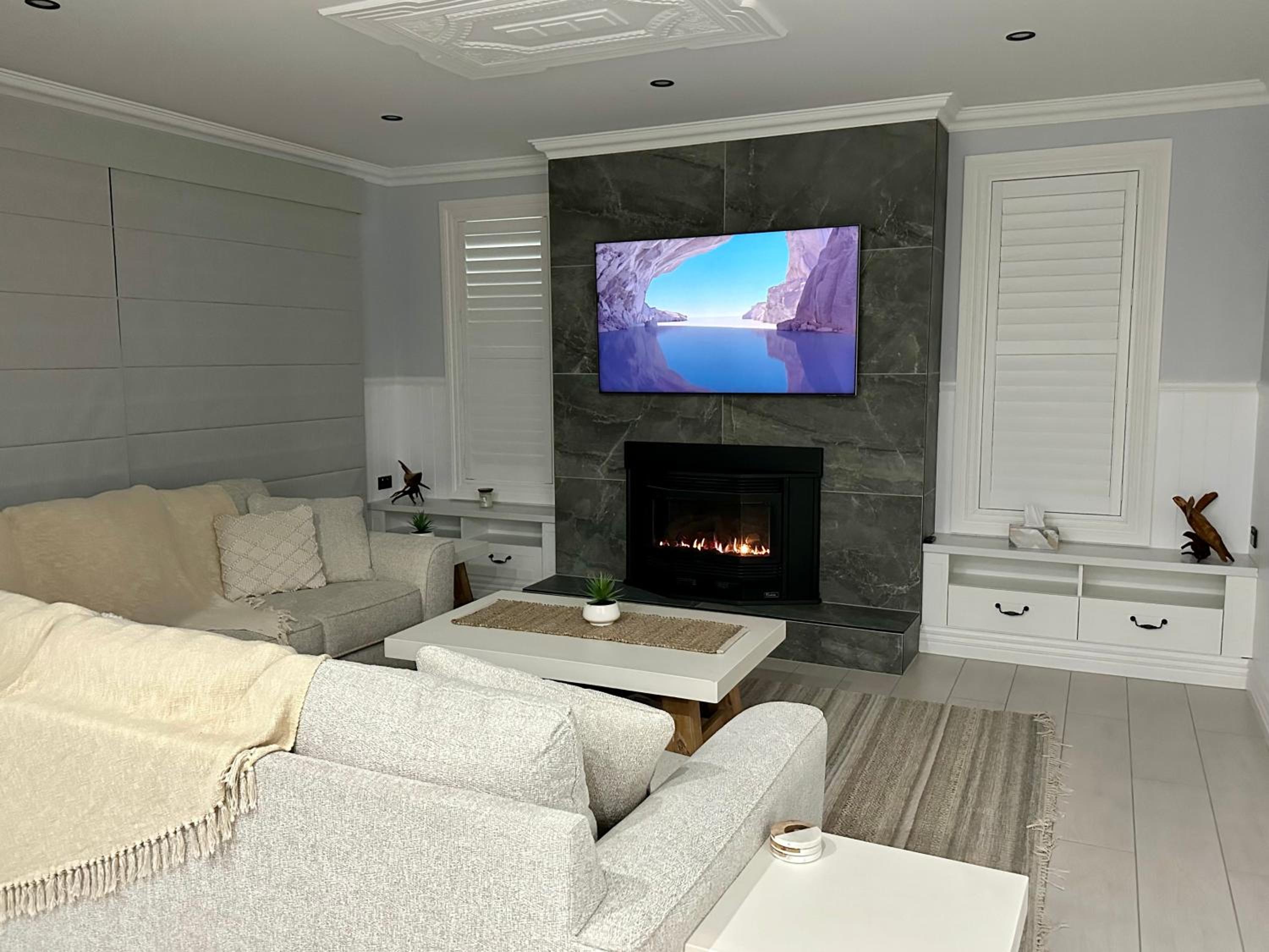 Hamptons in the Bay
