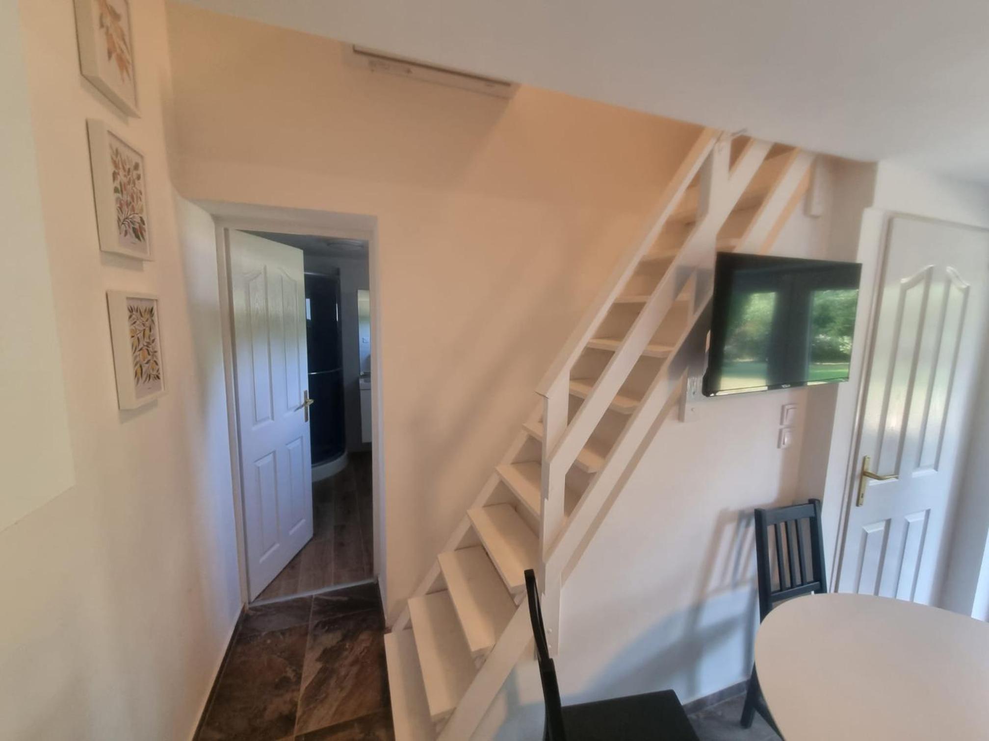 Bekas Lodge 2