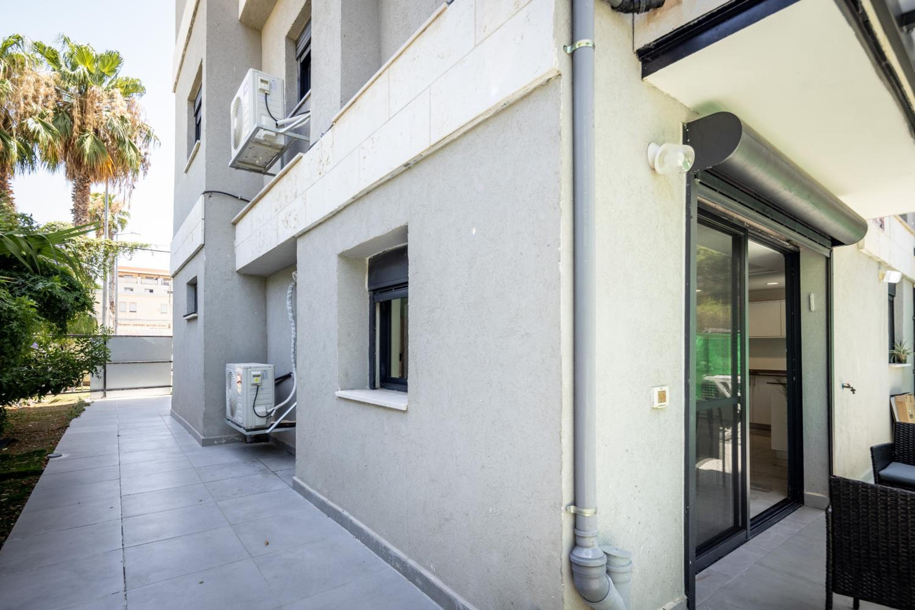 Modern 2BR Apartment Near Baháʼí Gardens Haifa